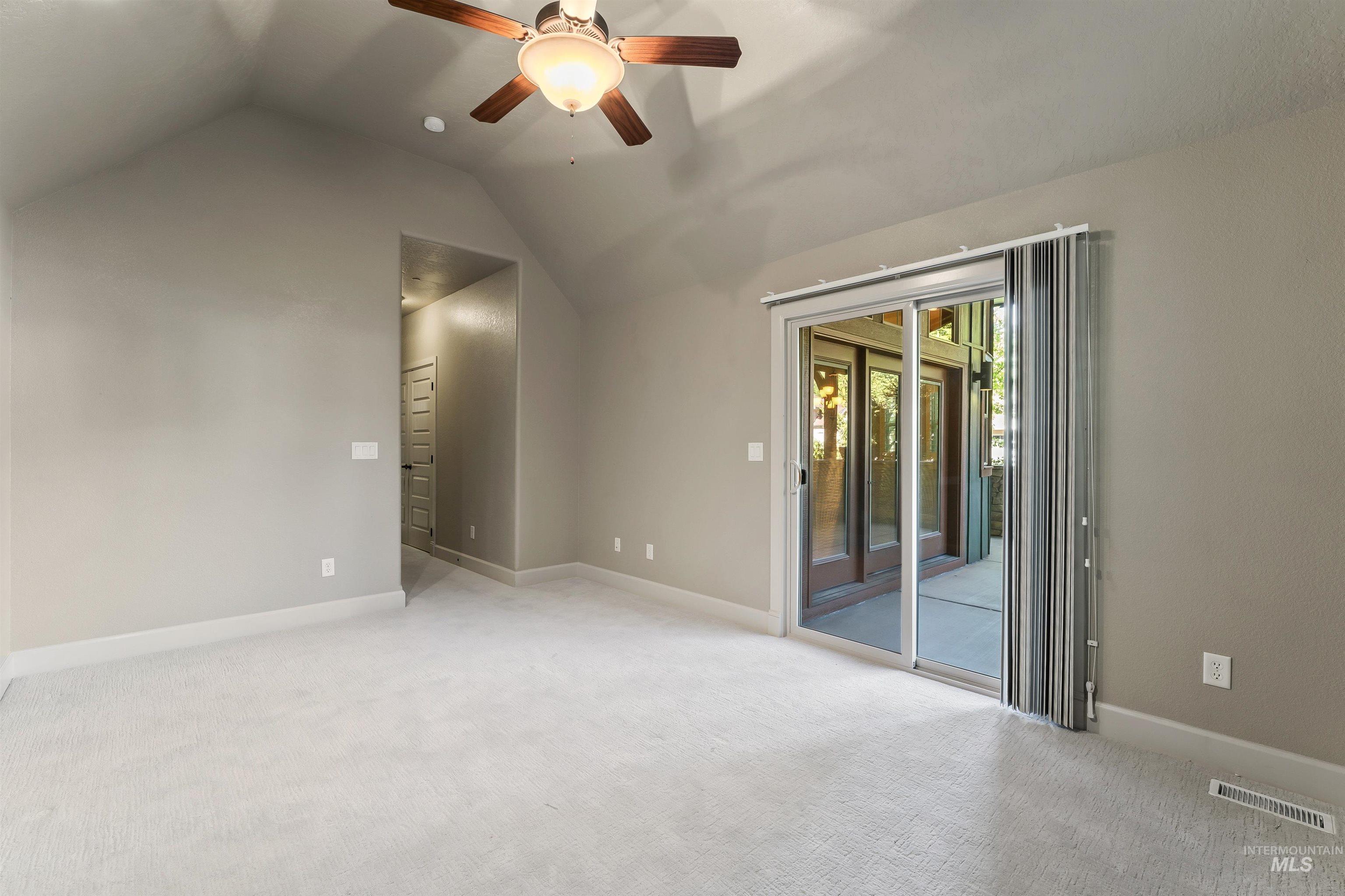 9641 W Sultana