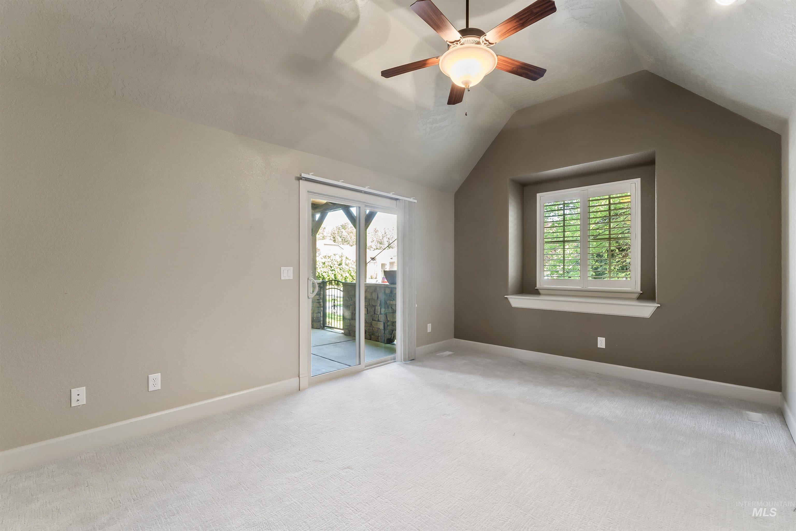 9641 W Sultana
