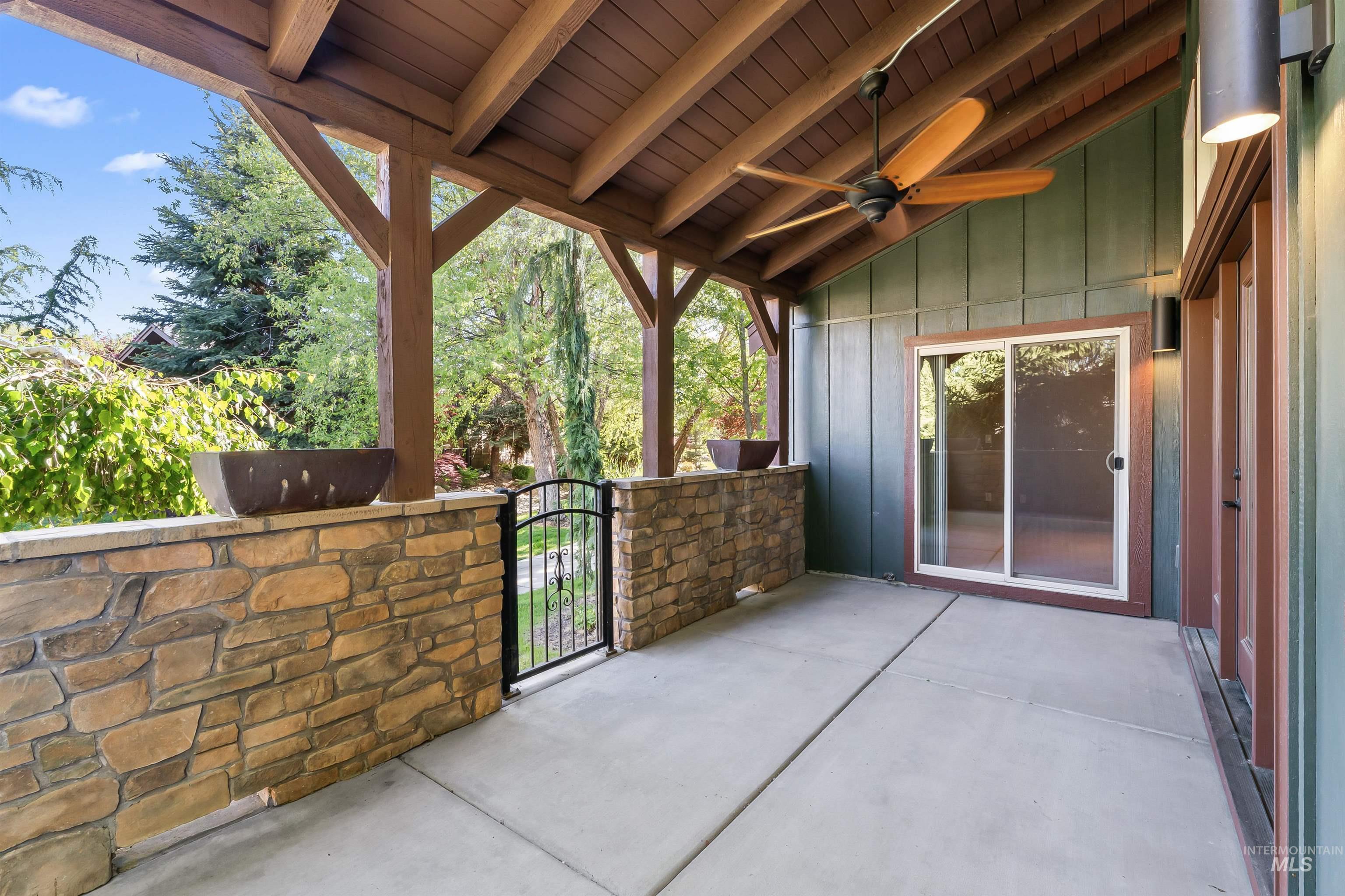 9641 W Sultana