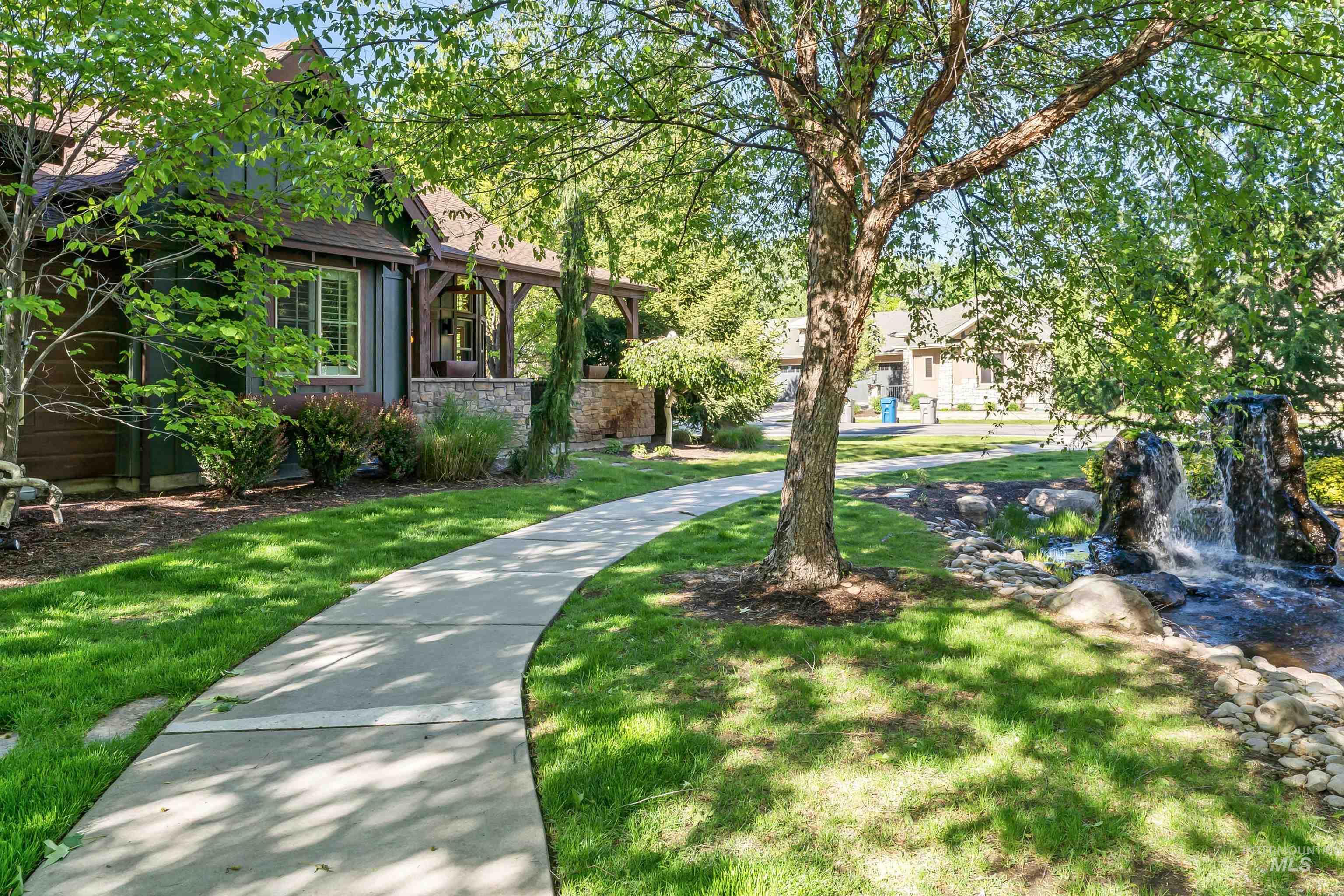 9641 W Sultana