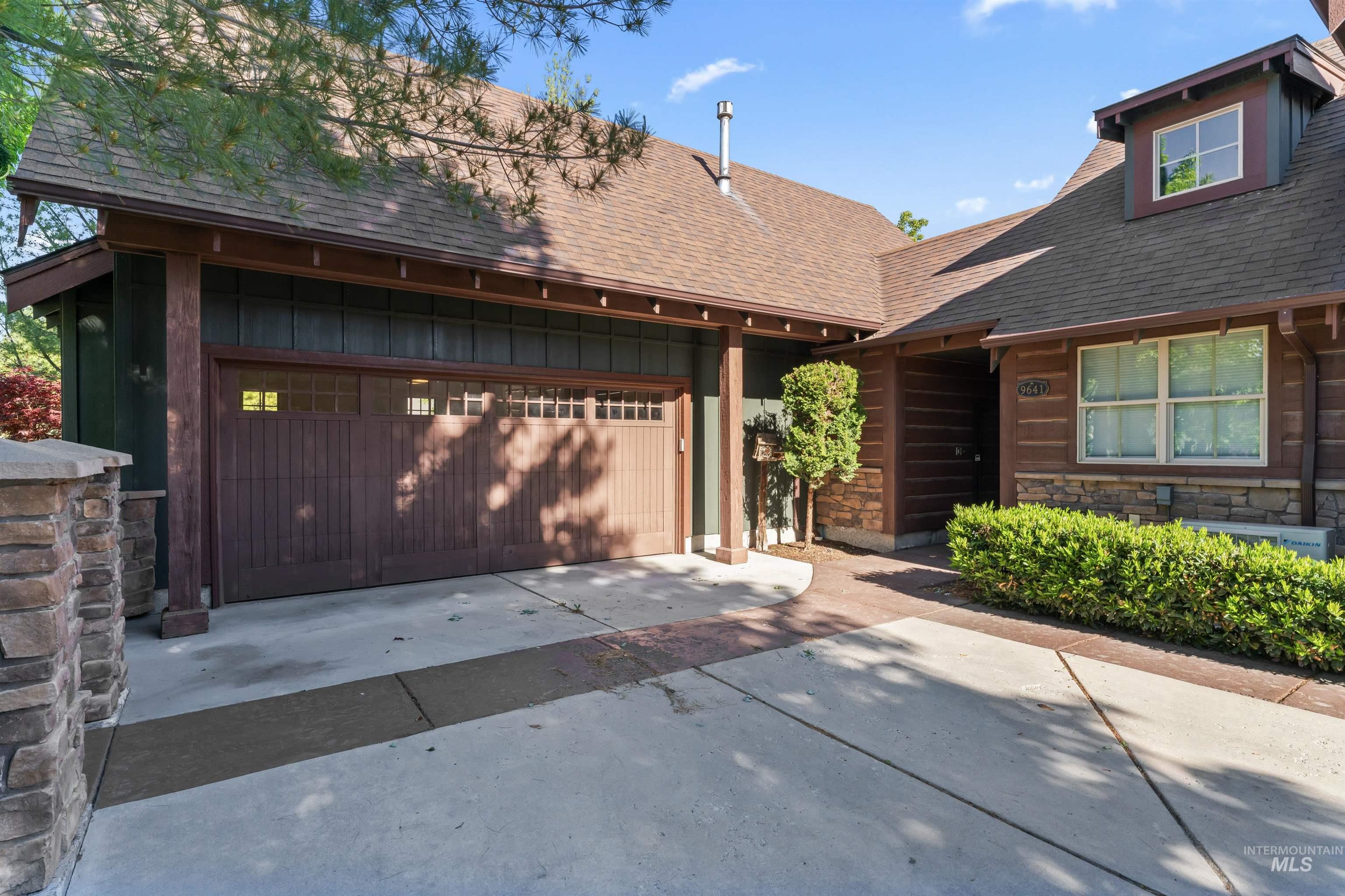 9641 W Sultana