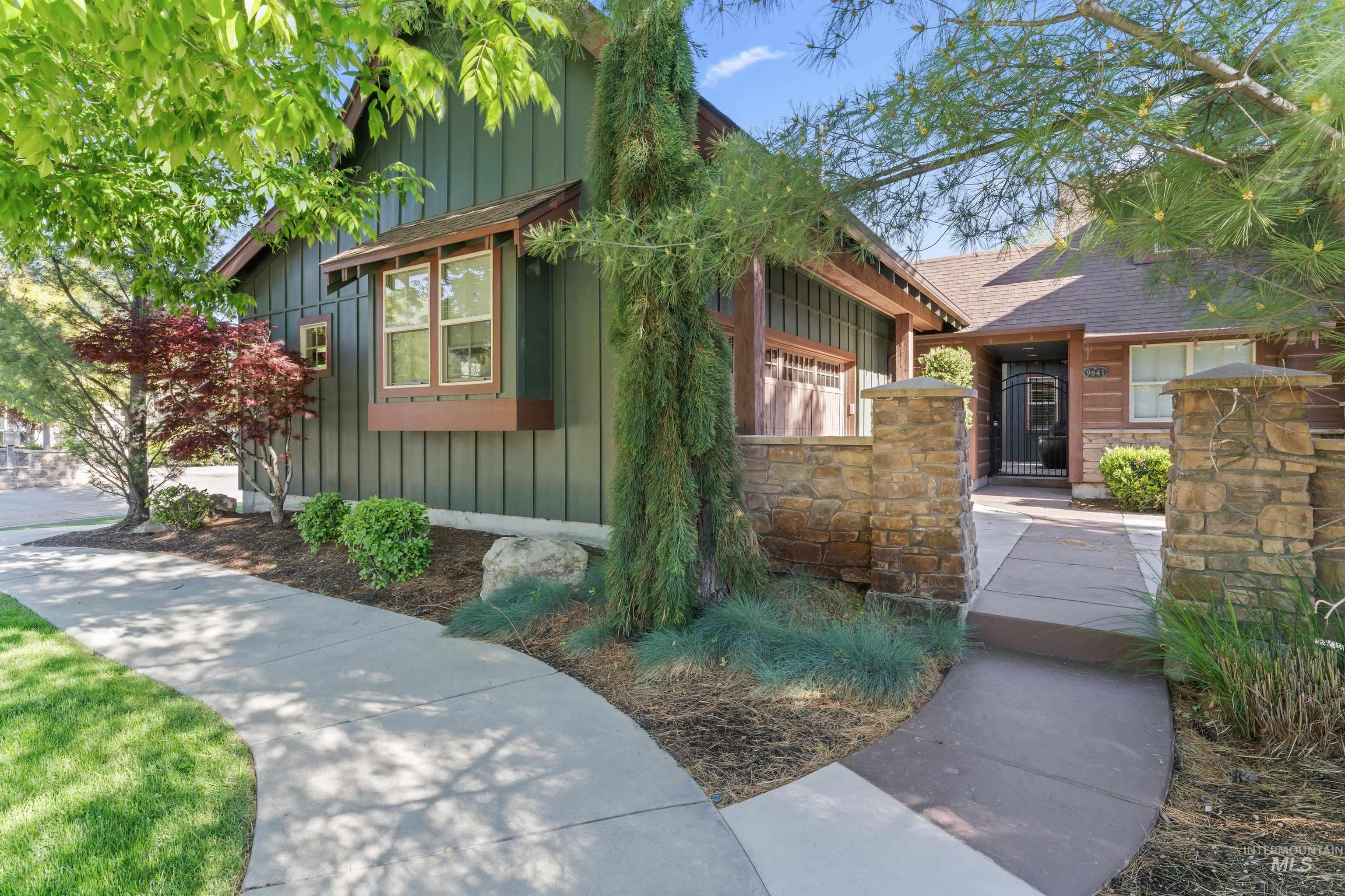 9641 W Sultana