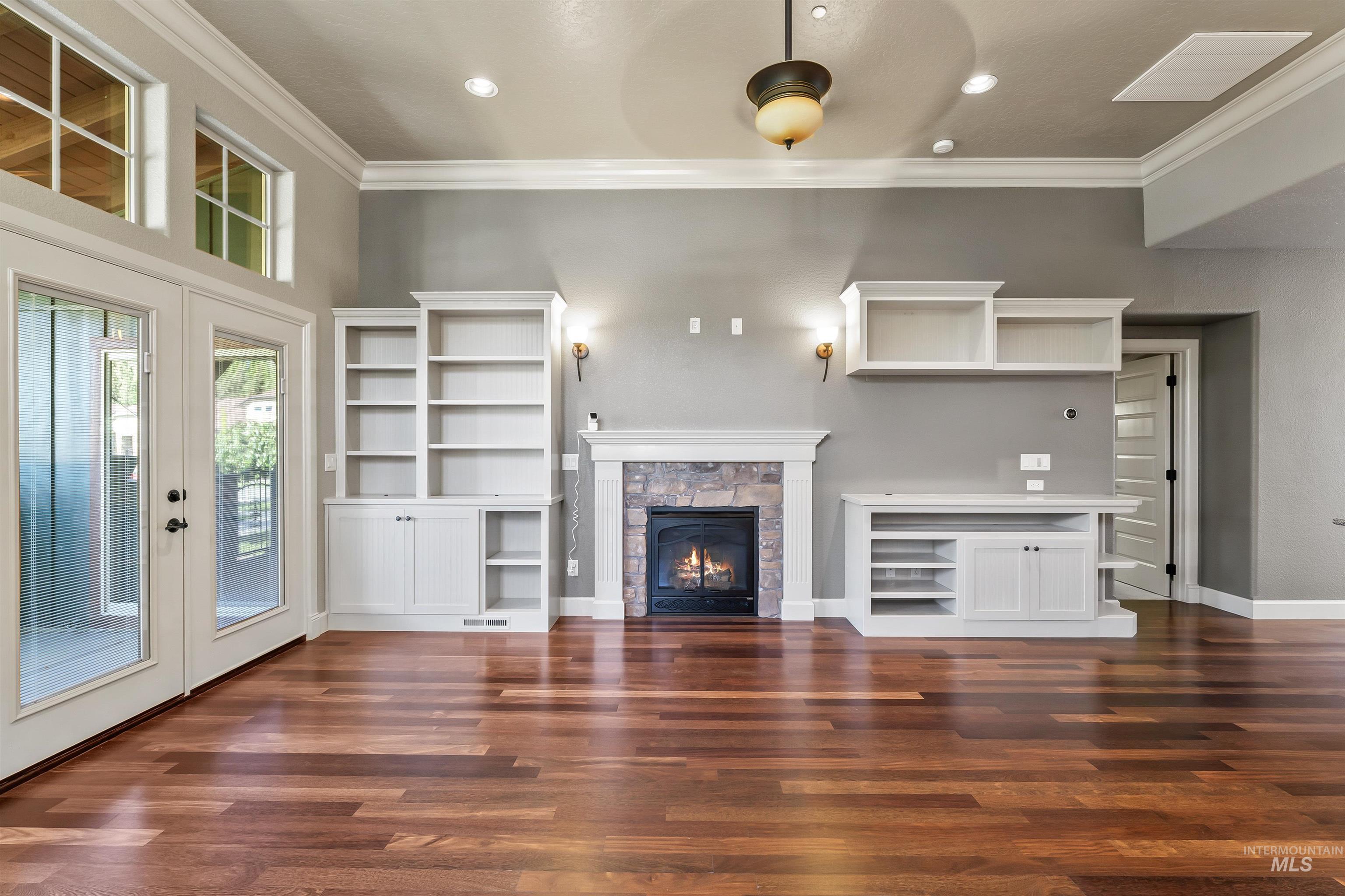 9641 W Sultana