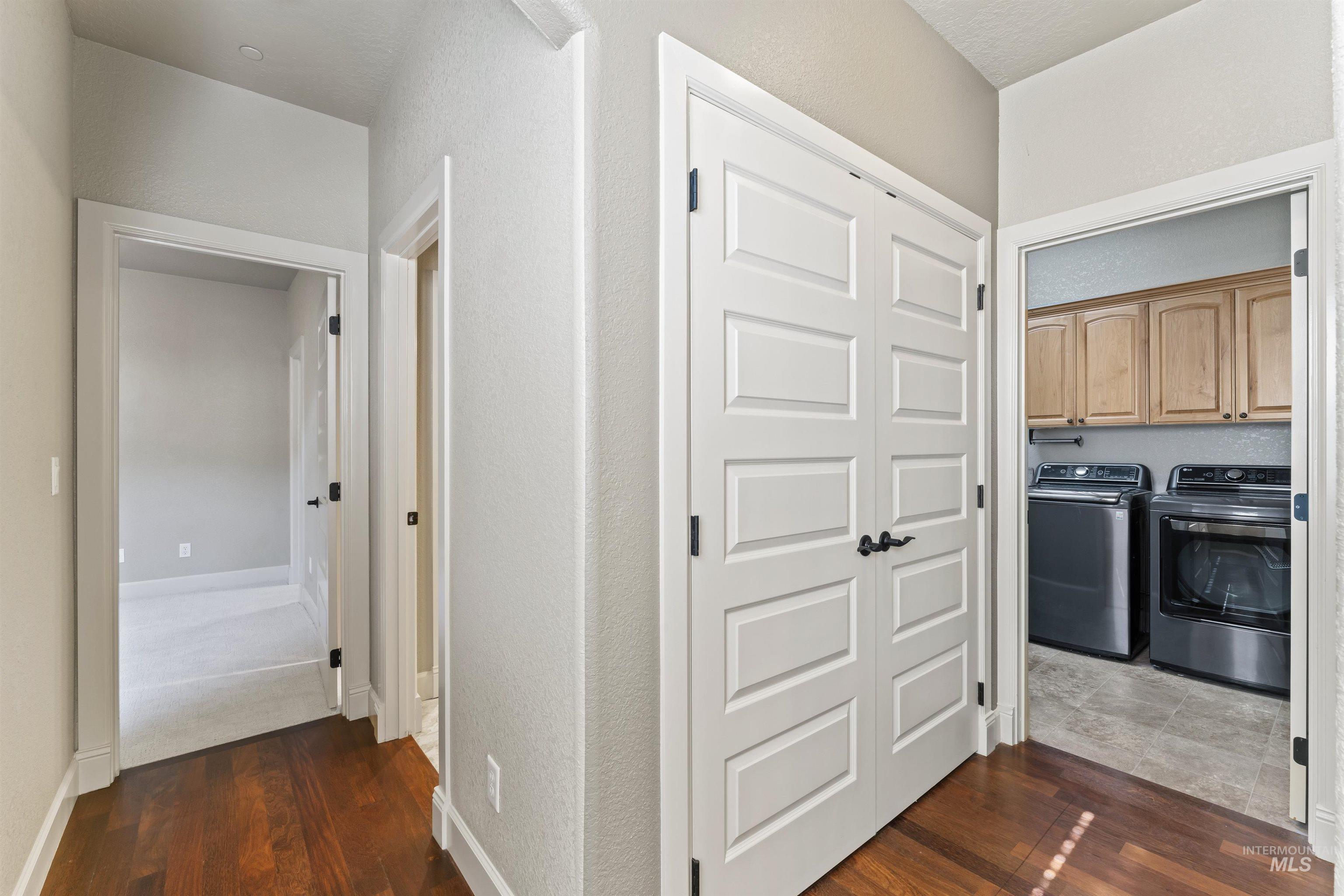 9641 W Sultana