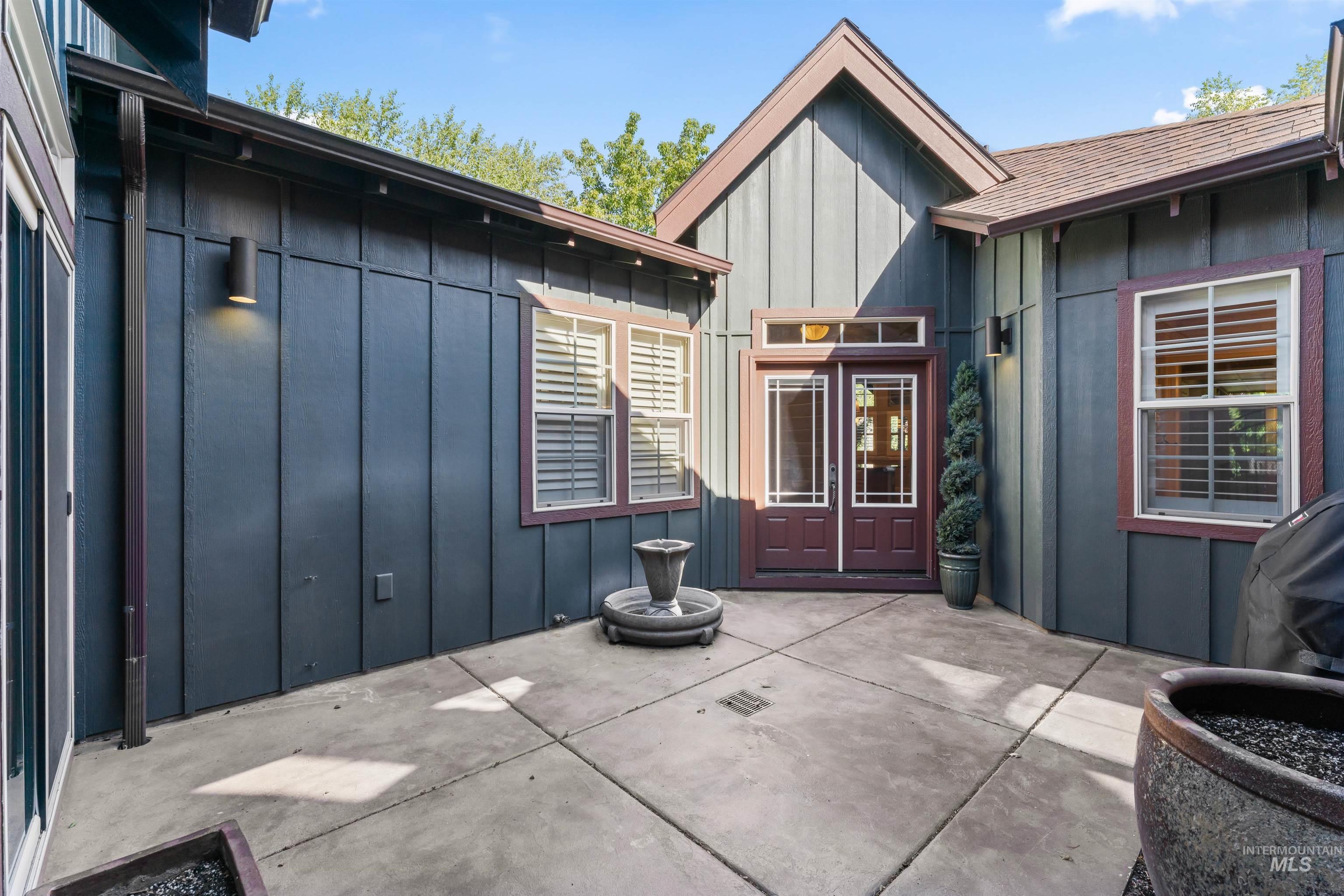 9641 W Sultana