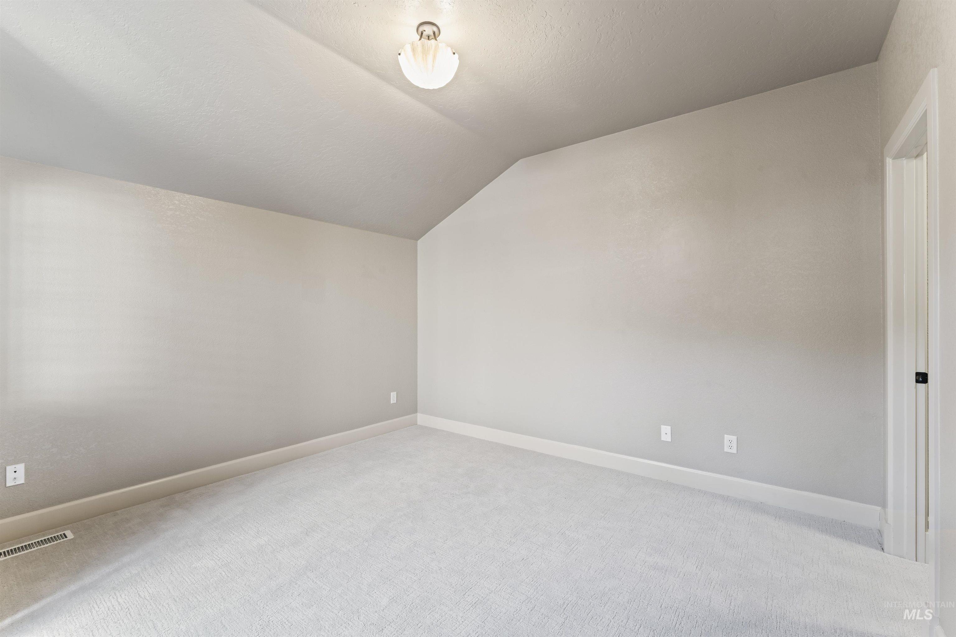 9641 W Sultana