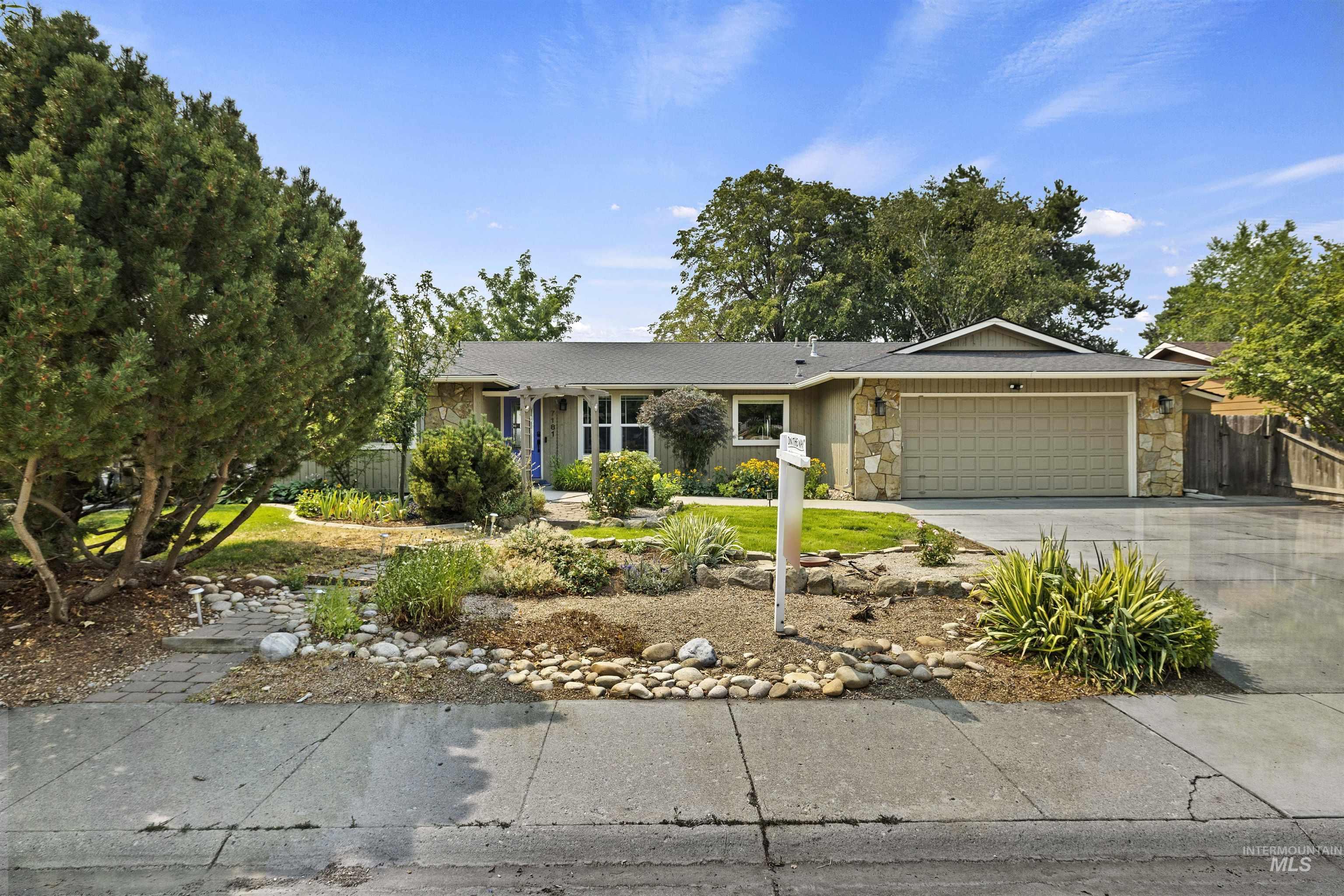 7181 W Desert Ave