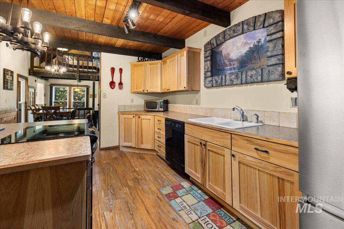 79 Rainbow Ridge
