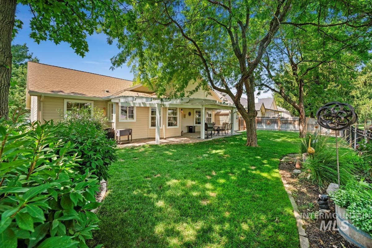 2010 N Oak Hills Dr
