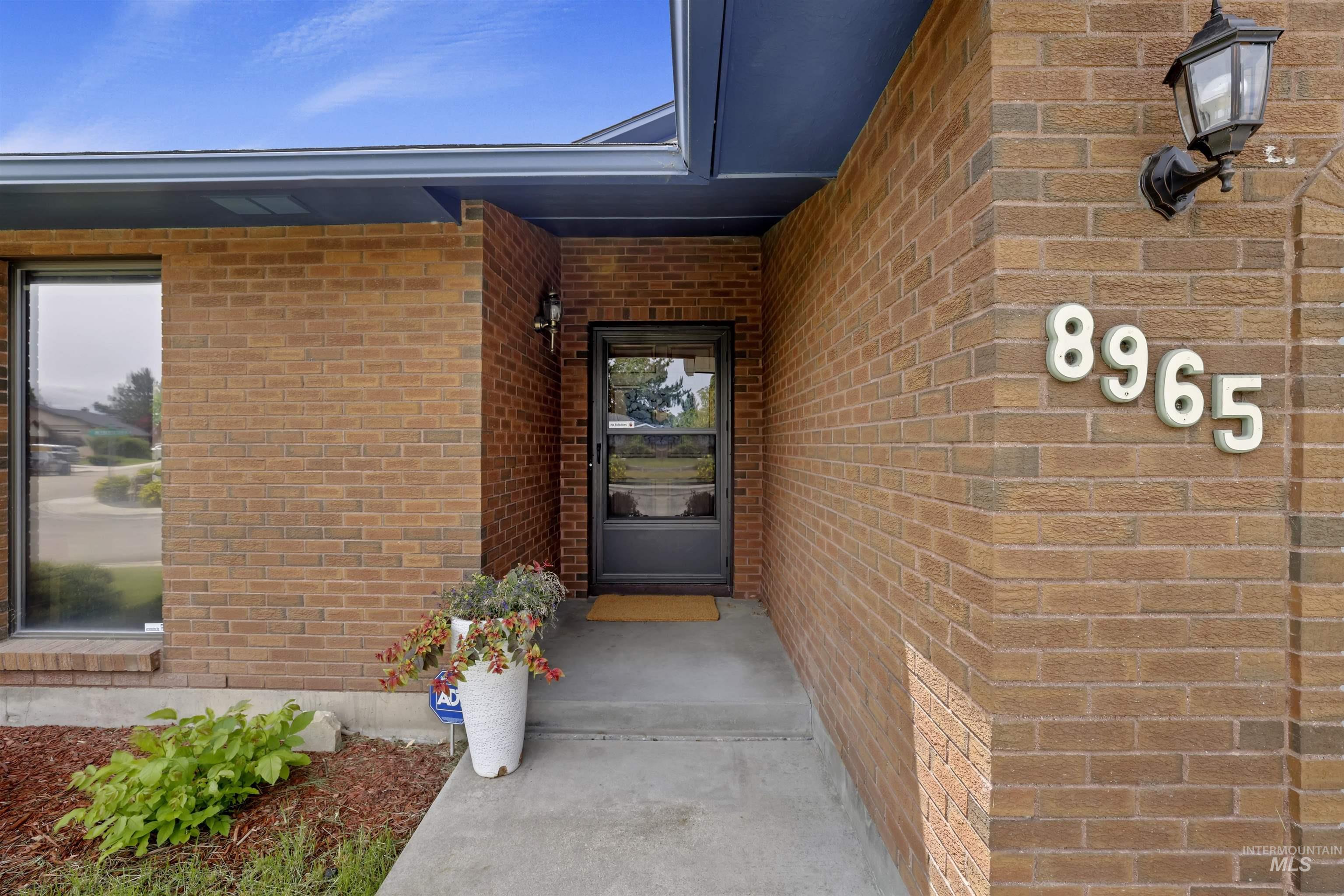 8965 W Brookview Drive