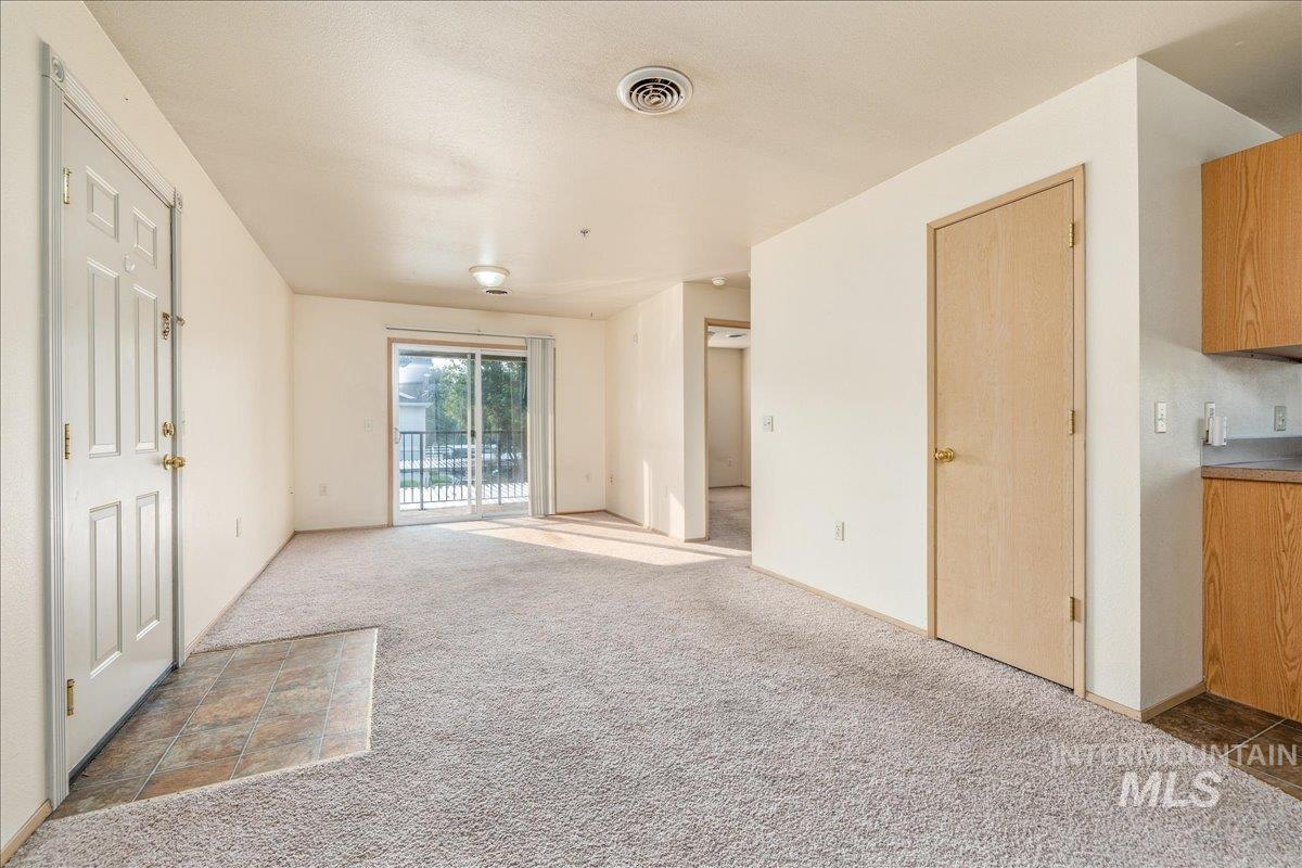 3323 N Lakeharbor Ln Unit: 201
