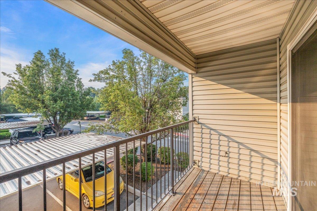 3323 N Lakeharbor Ln Unit: 201