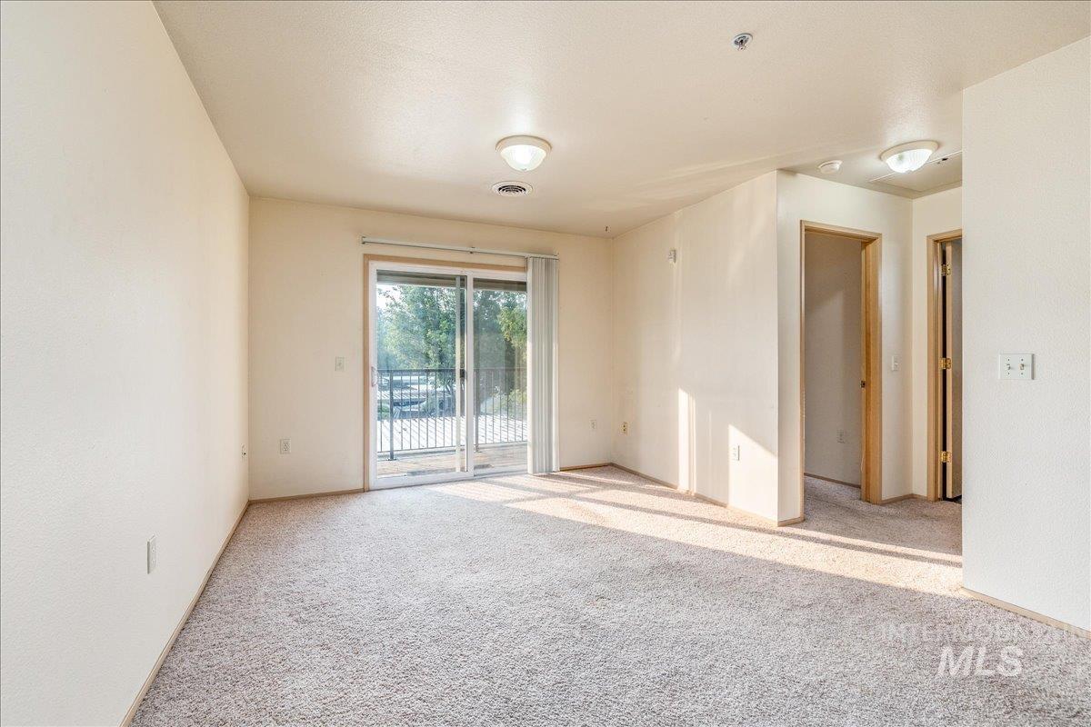3323 N Lakeharbor Ln Unit: 201
