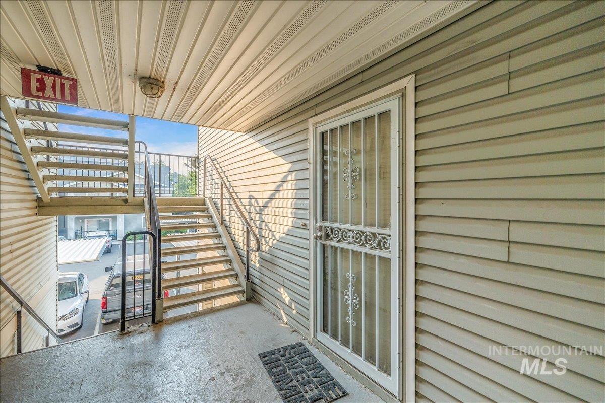 3323 N Lakeharbor Ln Unit: 201