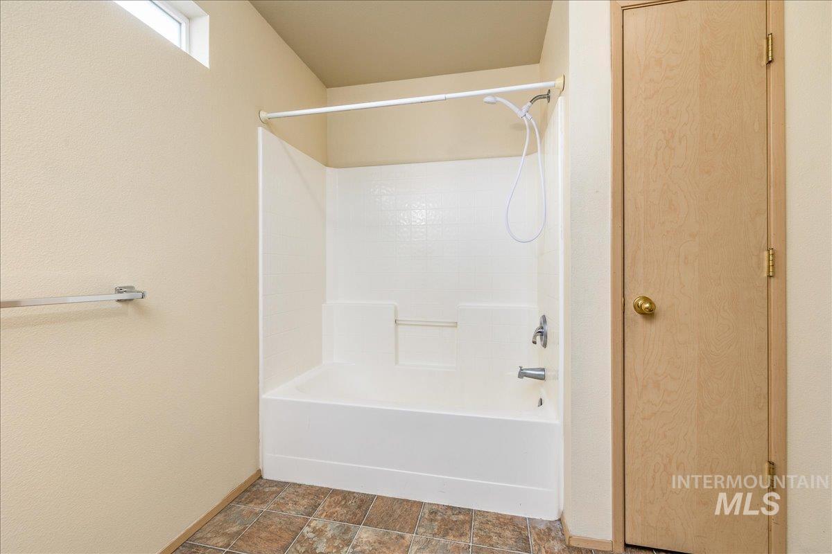3323 N Lakeharbor Ln Unit: 201