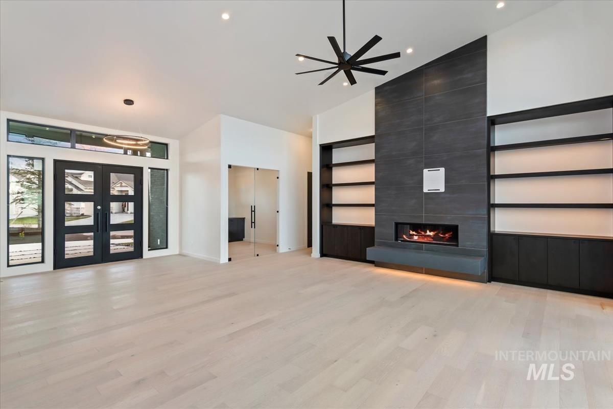 542 Joy Ave