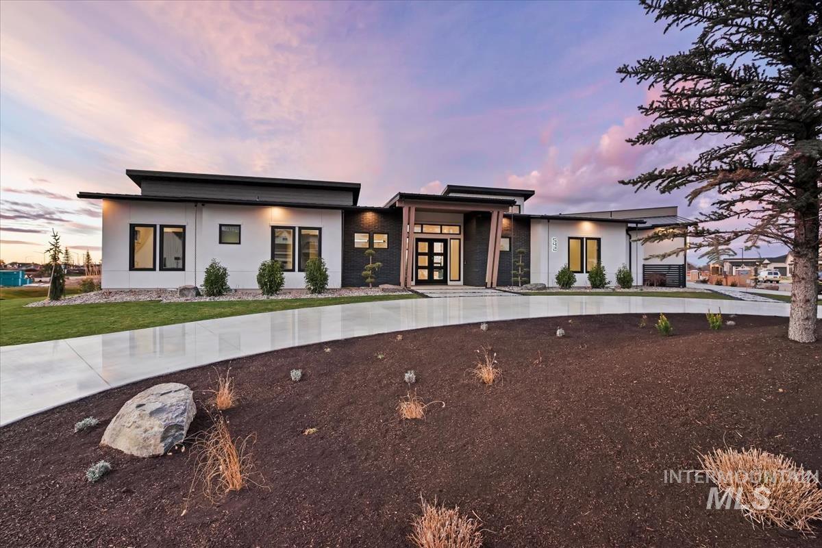 542 Joy Ave