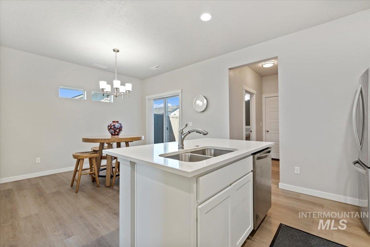 5846 W Striker Ln