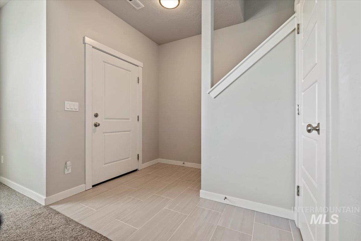5846 W Striker Ln