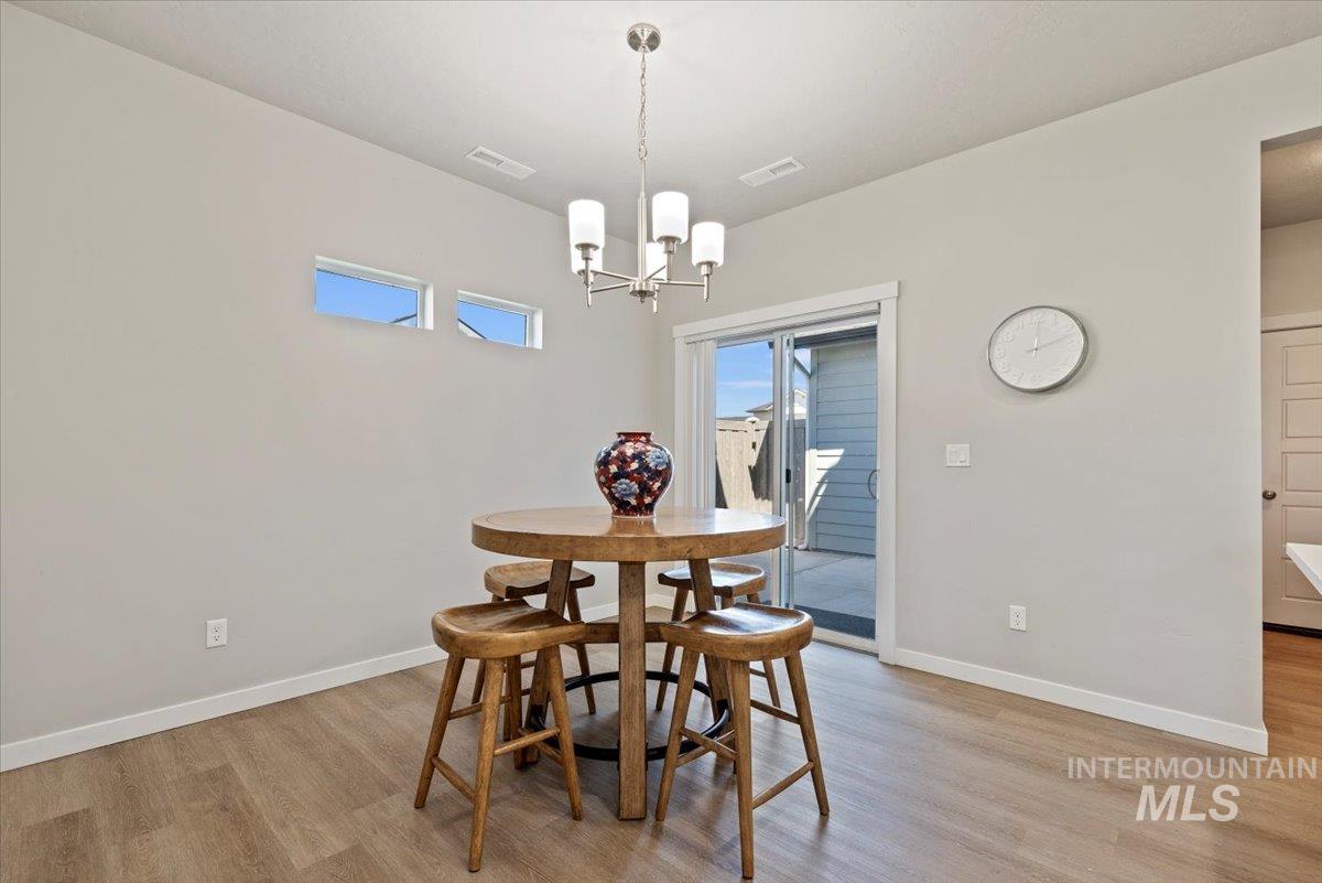5846 W Striker Ln
