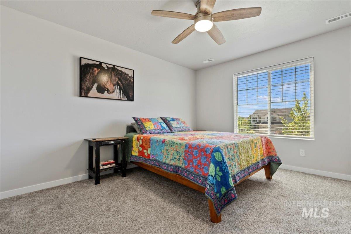 5846 W Striker Ln