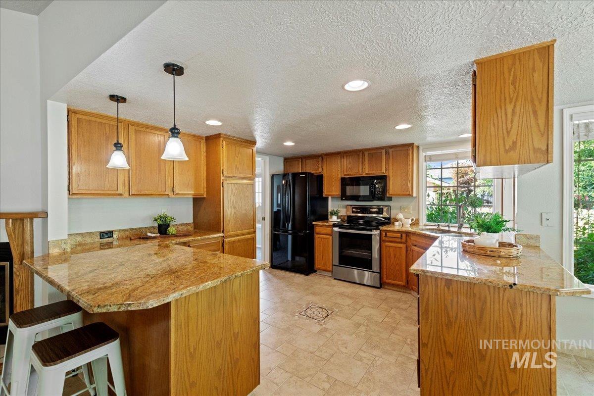 11882 W Albany Dr