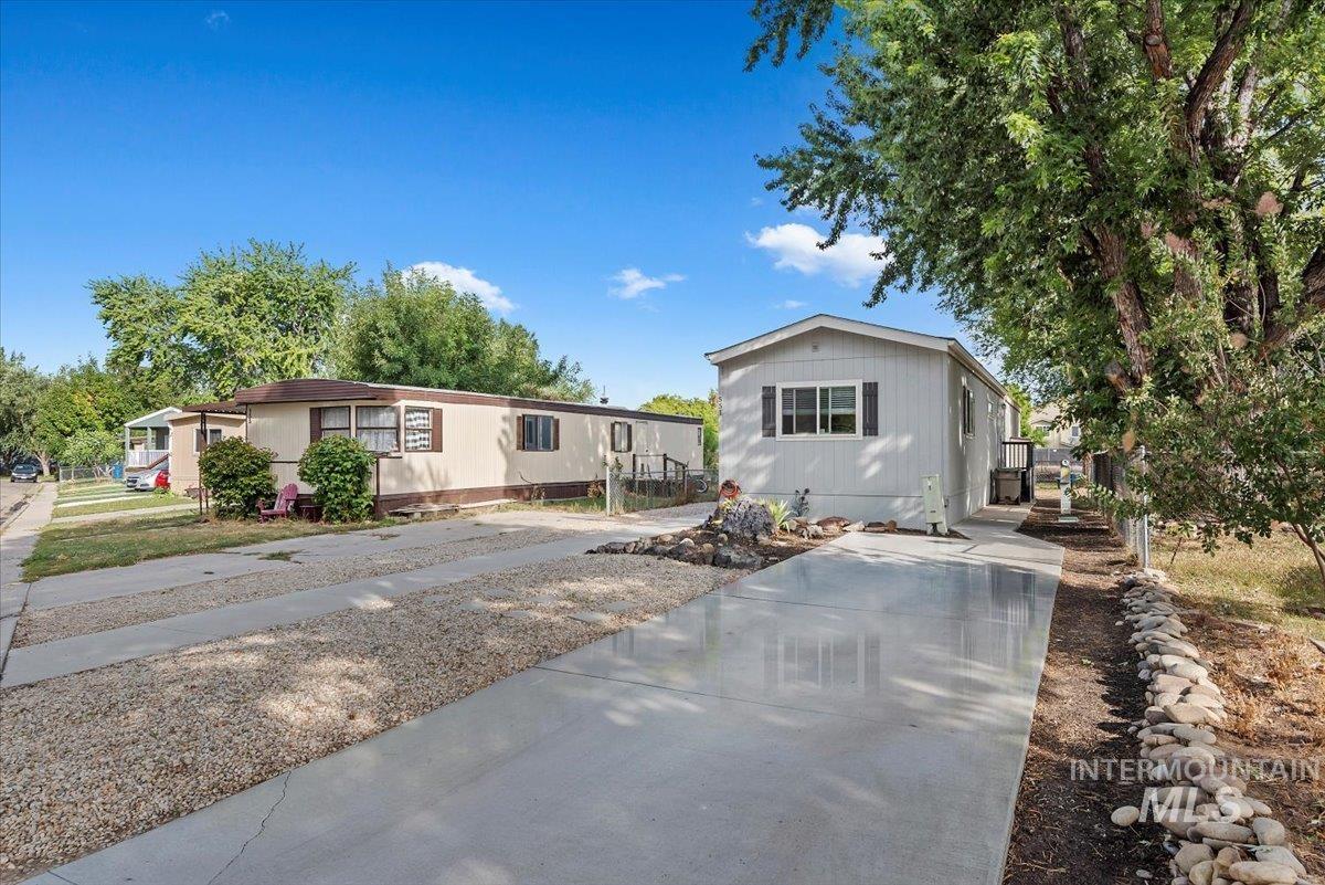 551 Silver City Dr