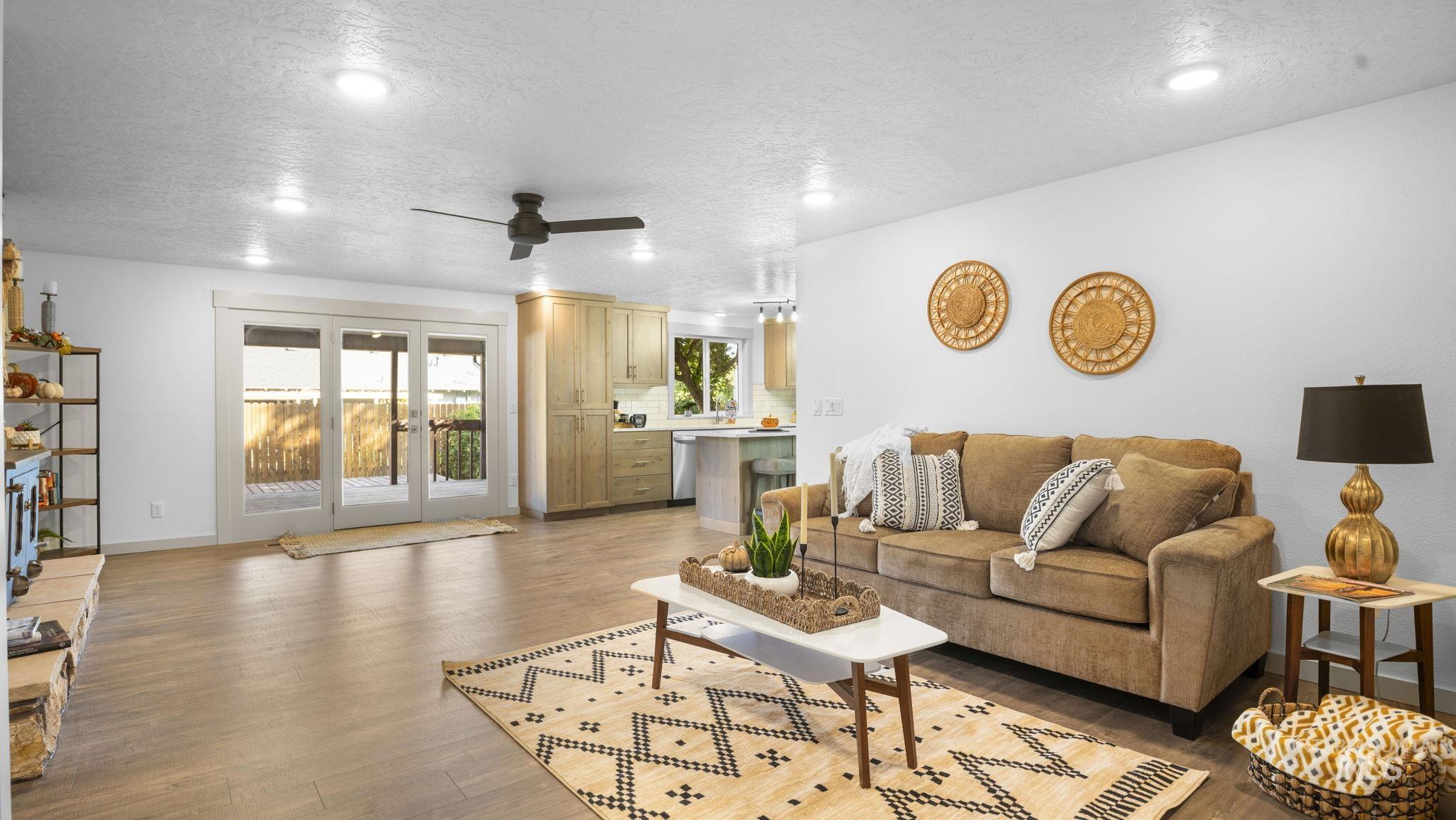 507 W Dewey Ln.