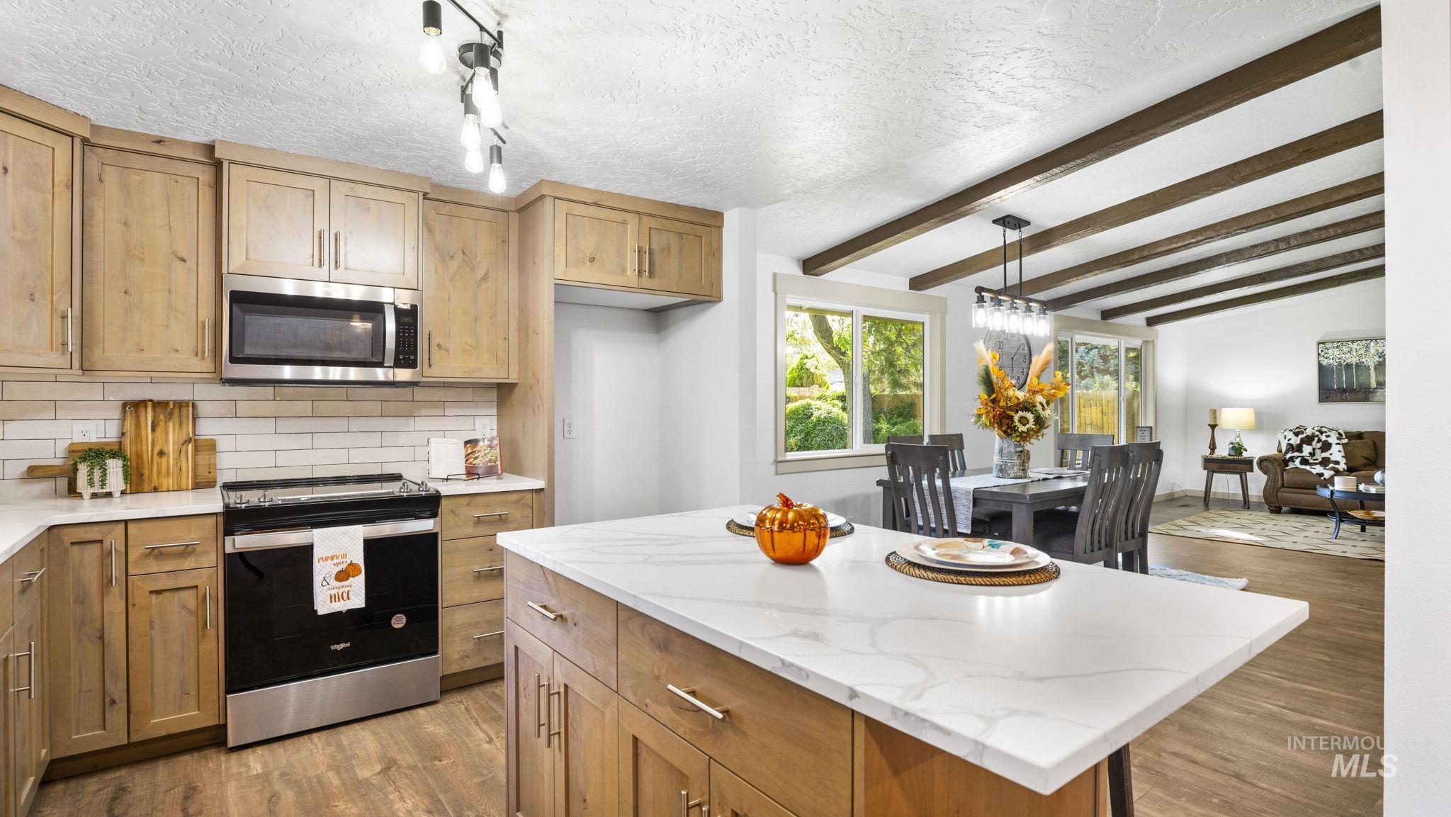 507 W Dewey Ln.