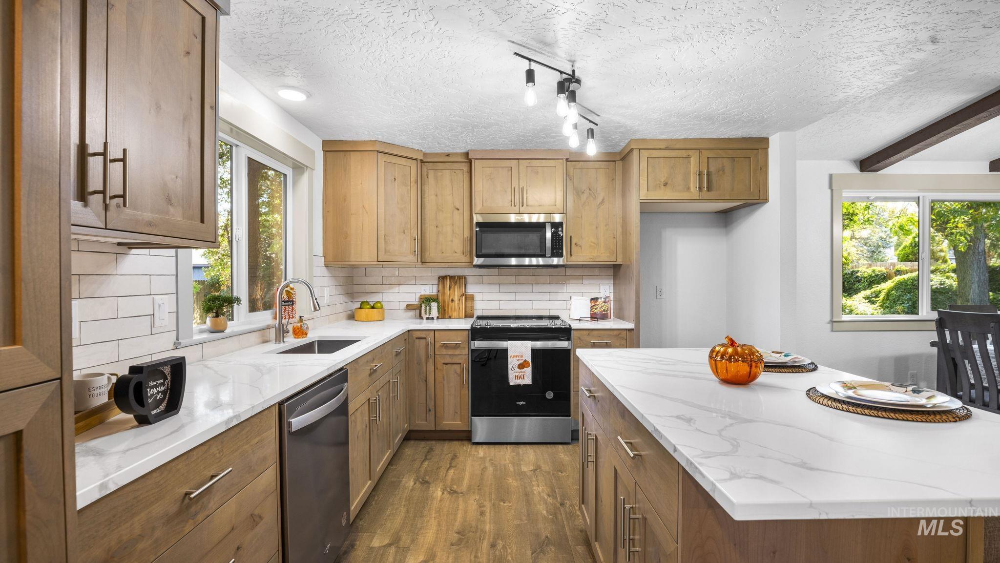507 W Dewey Ln.