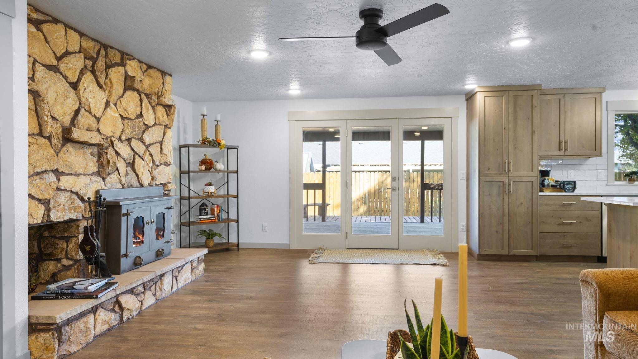 507 W Dewey Ln.