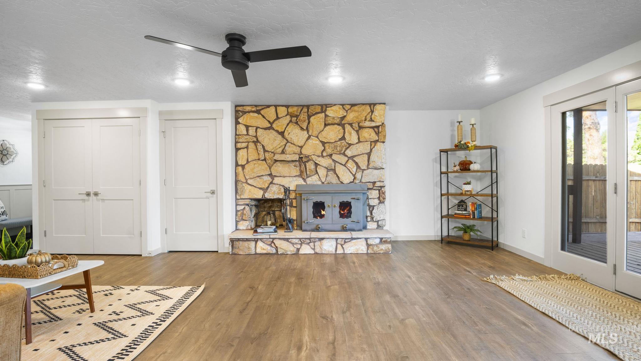507 W Dewey Ln.