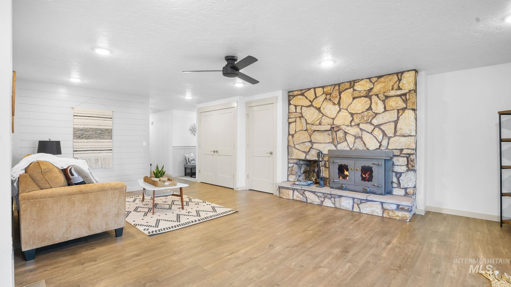 507 W Dewey Ln.