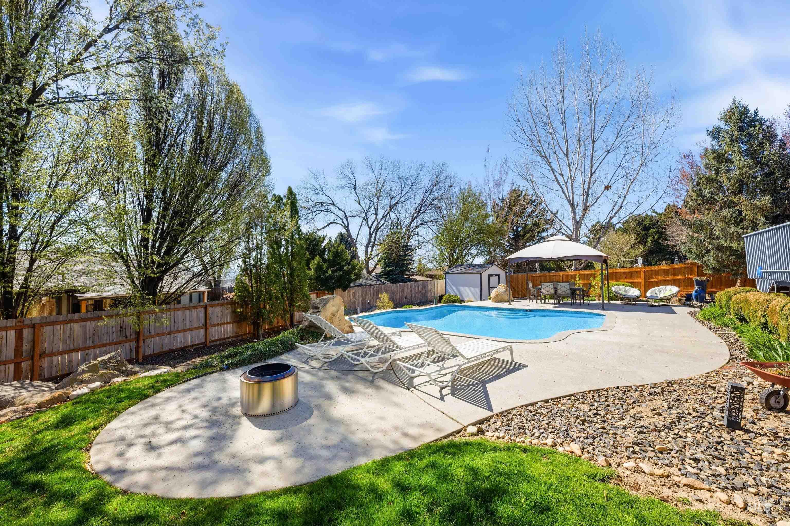 3335 E Red Stone Drive