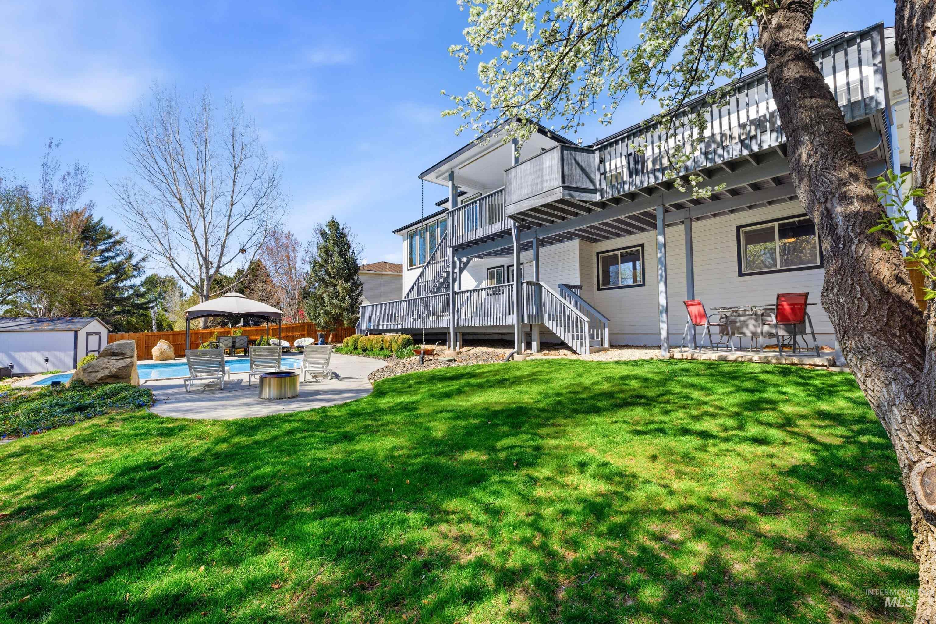 3335 E Red Stone Drive