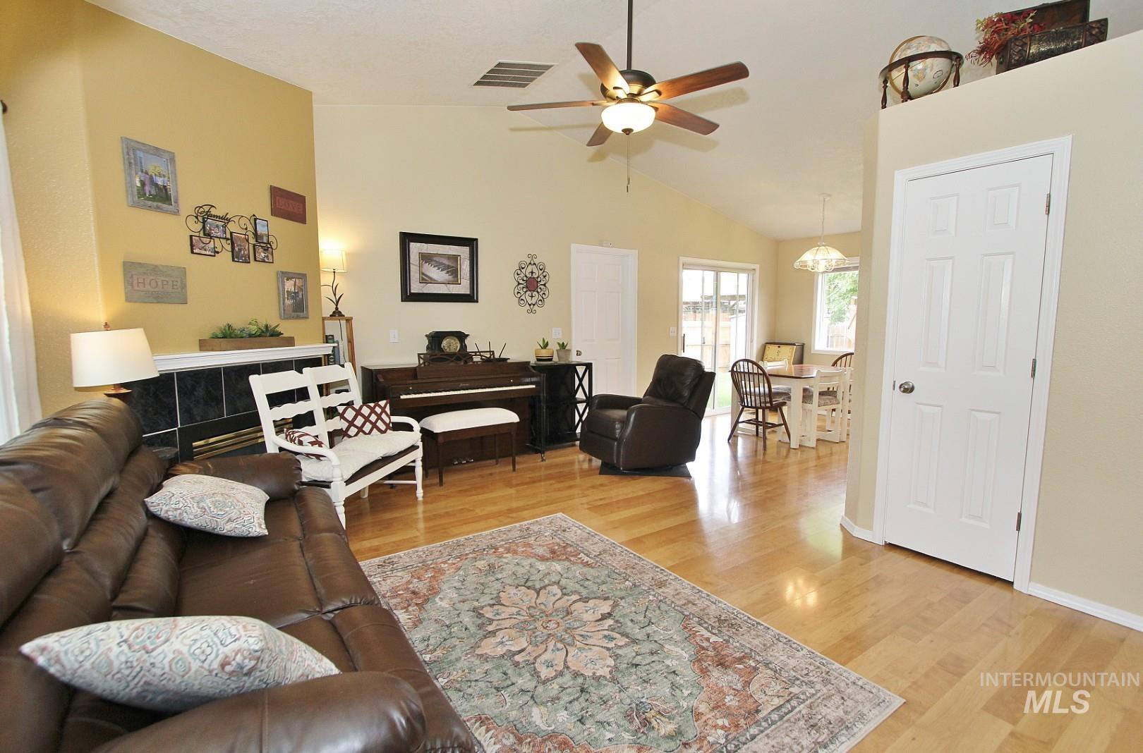2450 W Santa Clara Dr