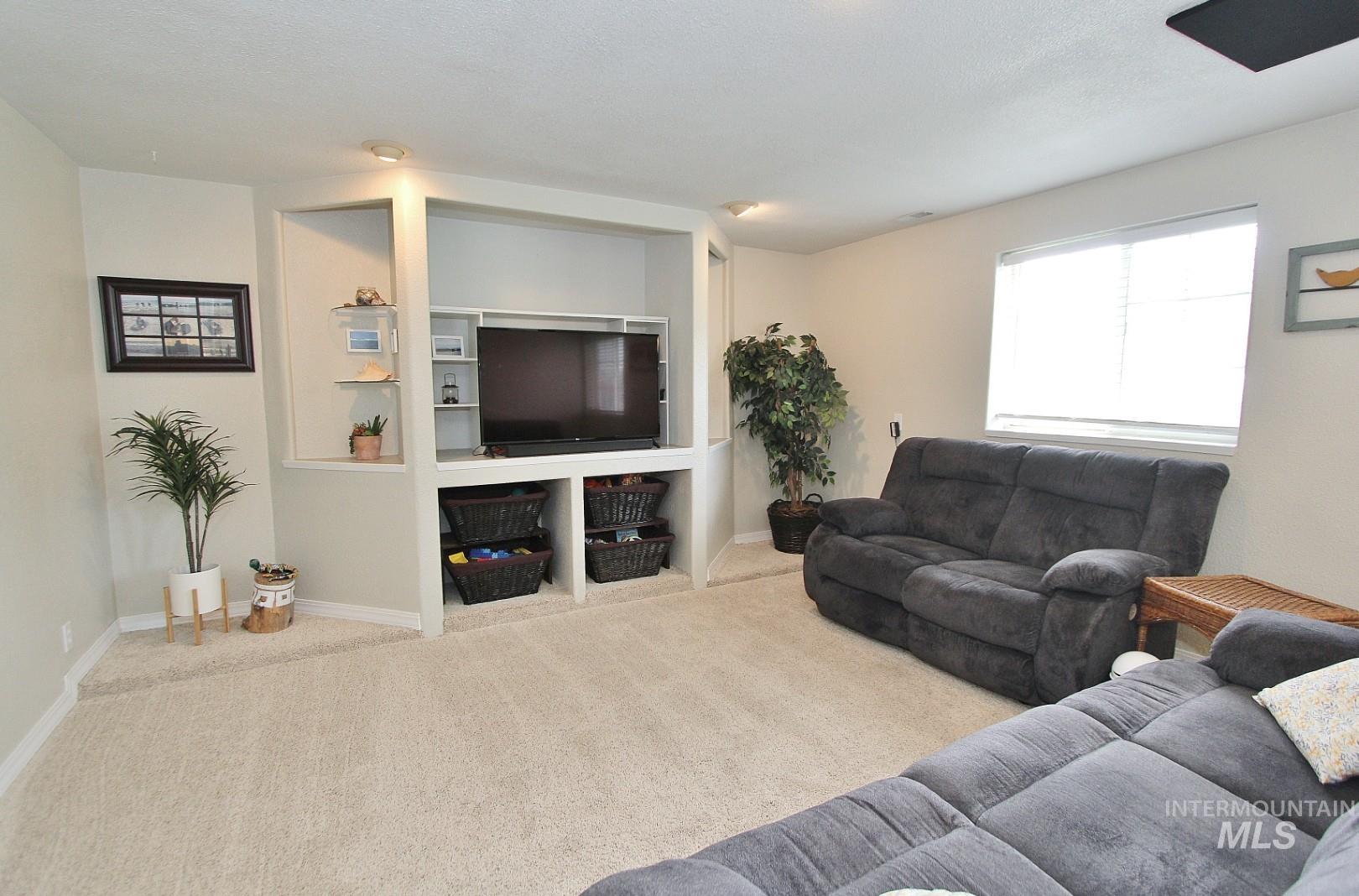 2450 W Santa Clara Dr