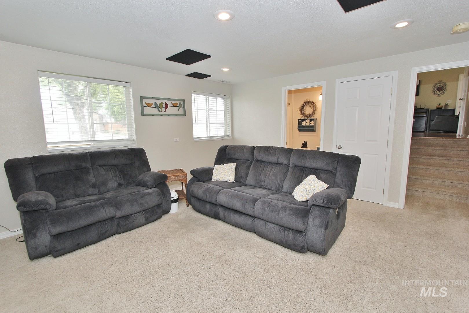 2450 W Santa Clara Dr