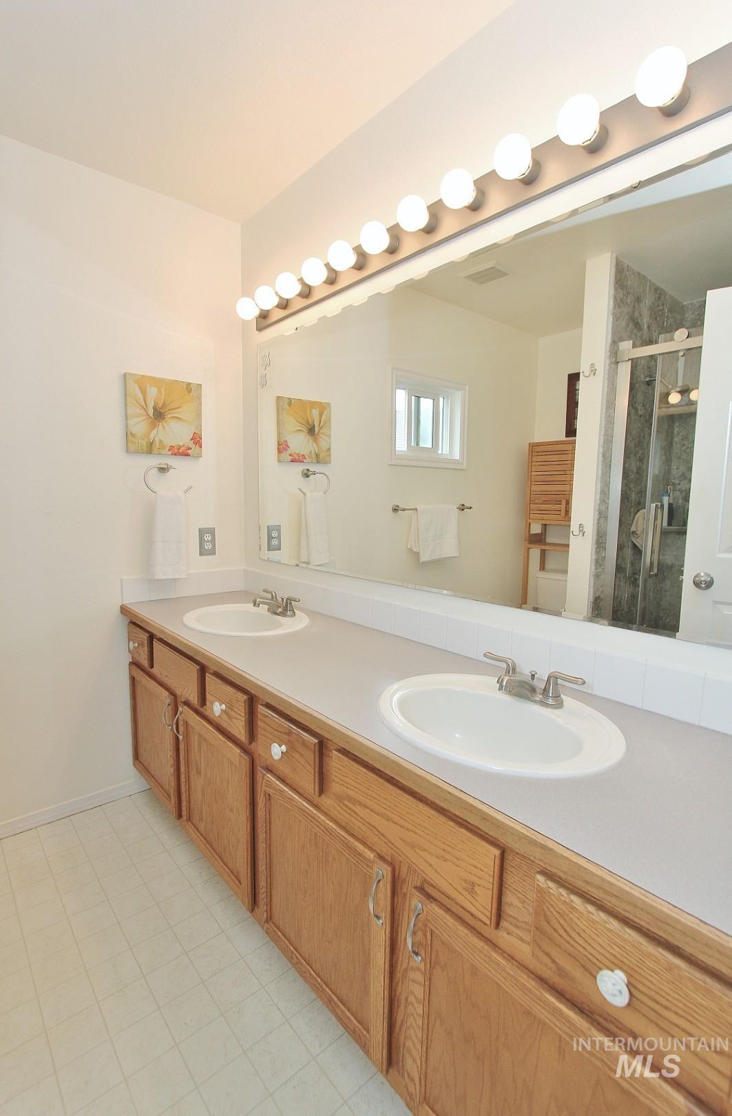 2450 W Santa Clara Dr
