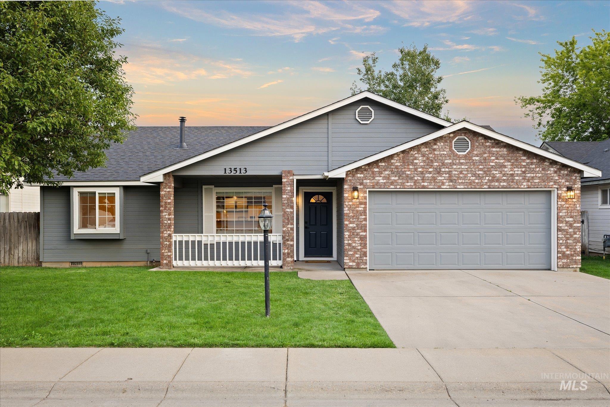 13513 W Acorn St