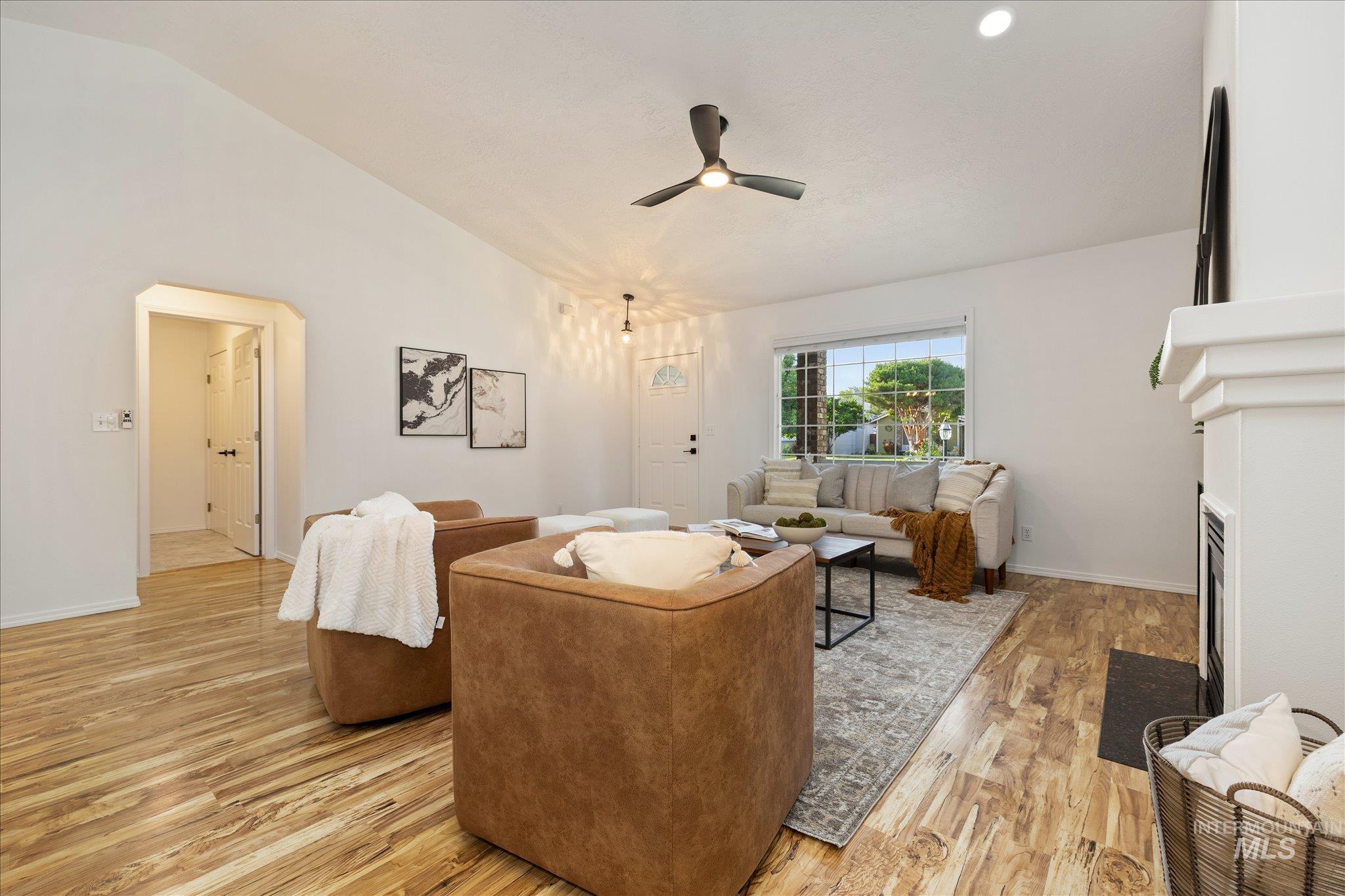 13513 W Acorn St