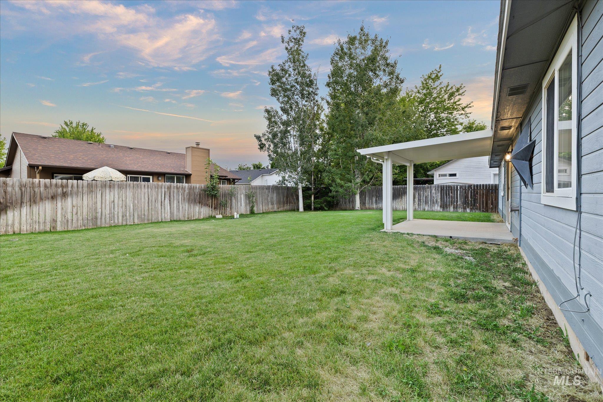 13513 W Acorn St