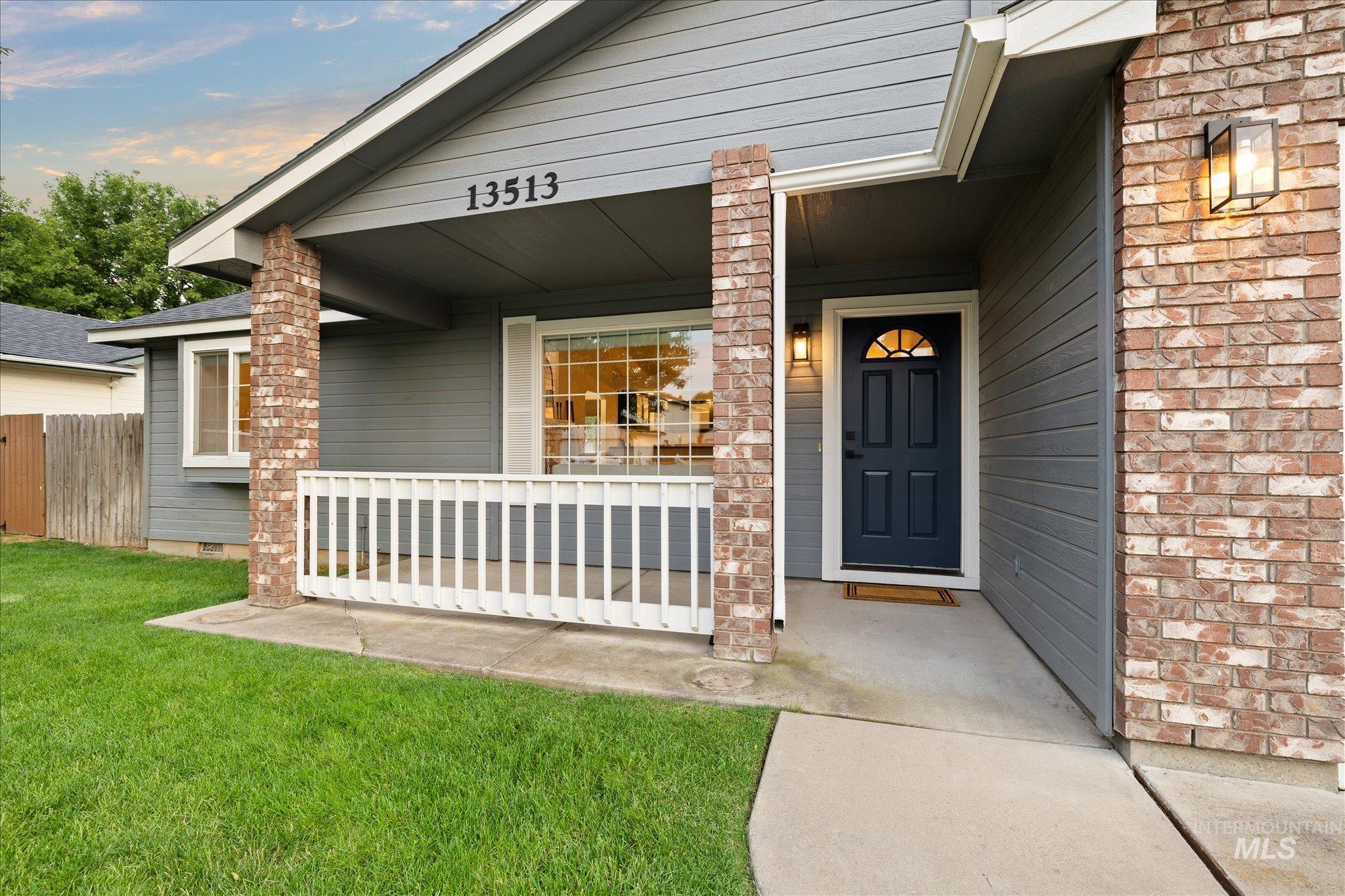 13513 W Acorn St