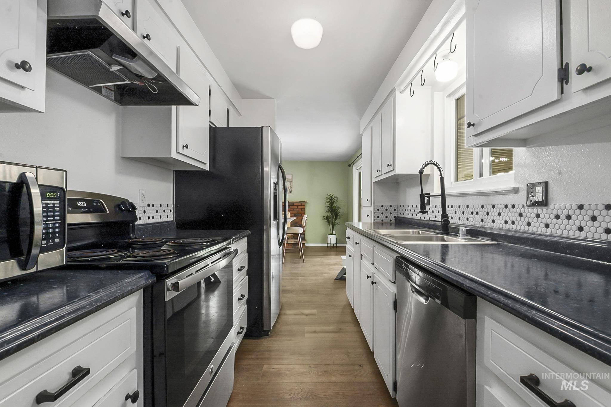 2105 NW 12th St