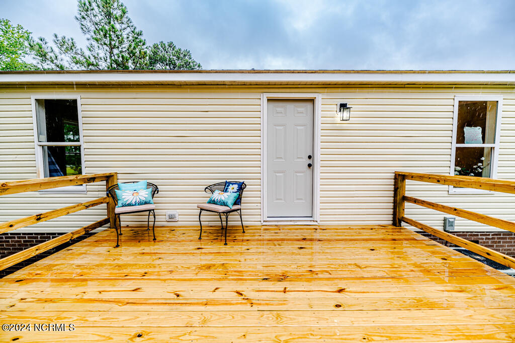 2245 Docs Road
