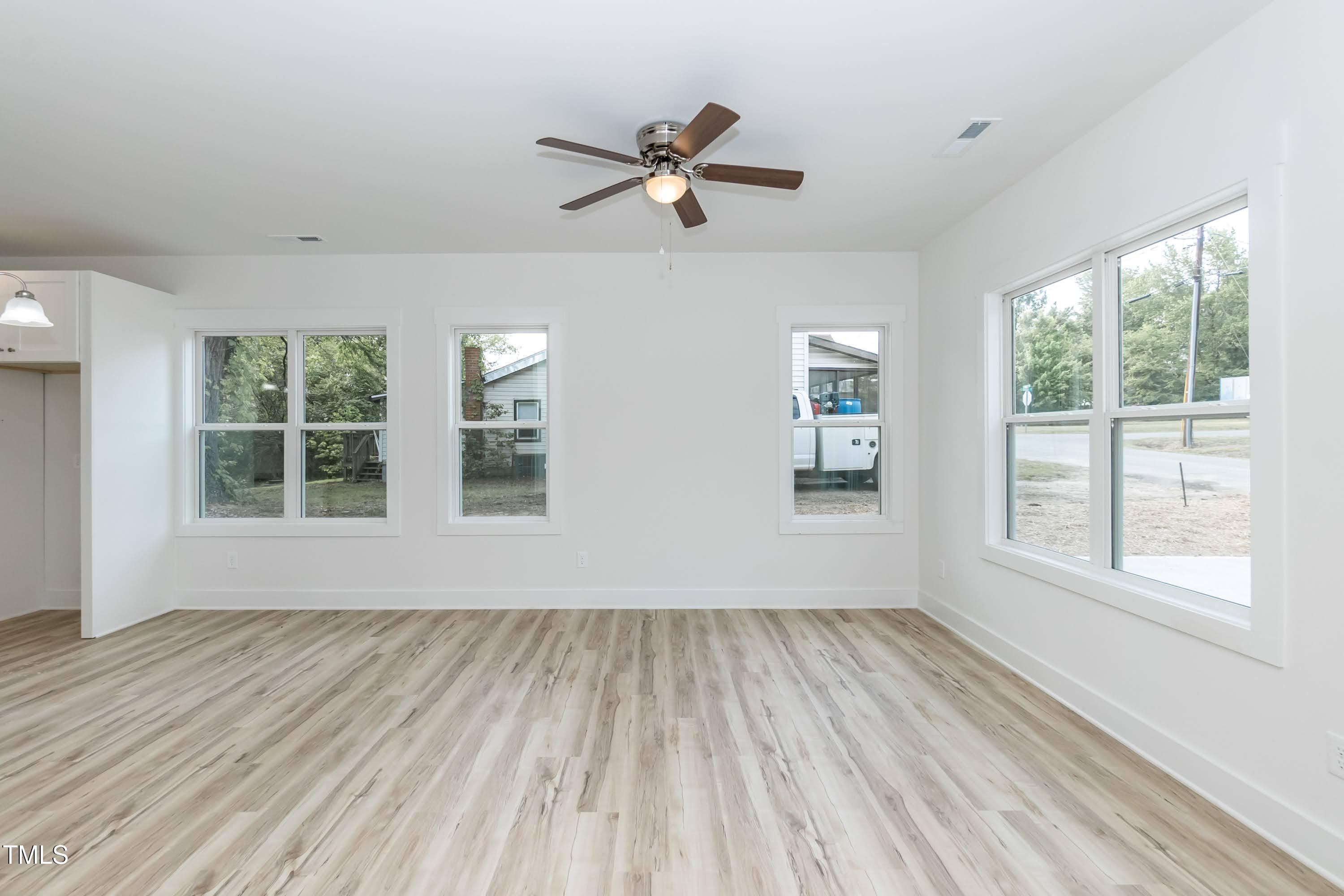 1057 |1059 E Harnett Street