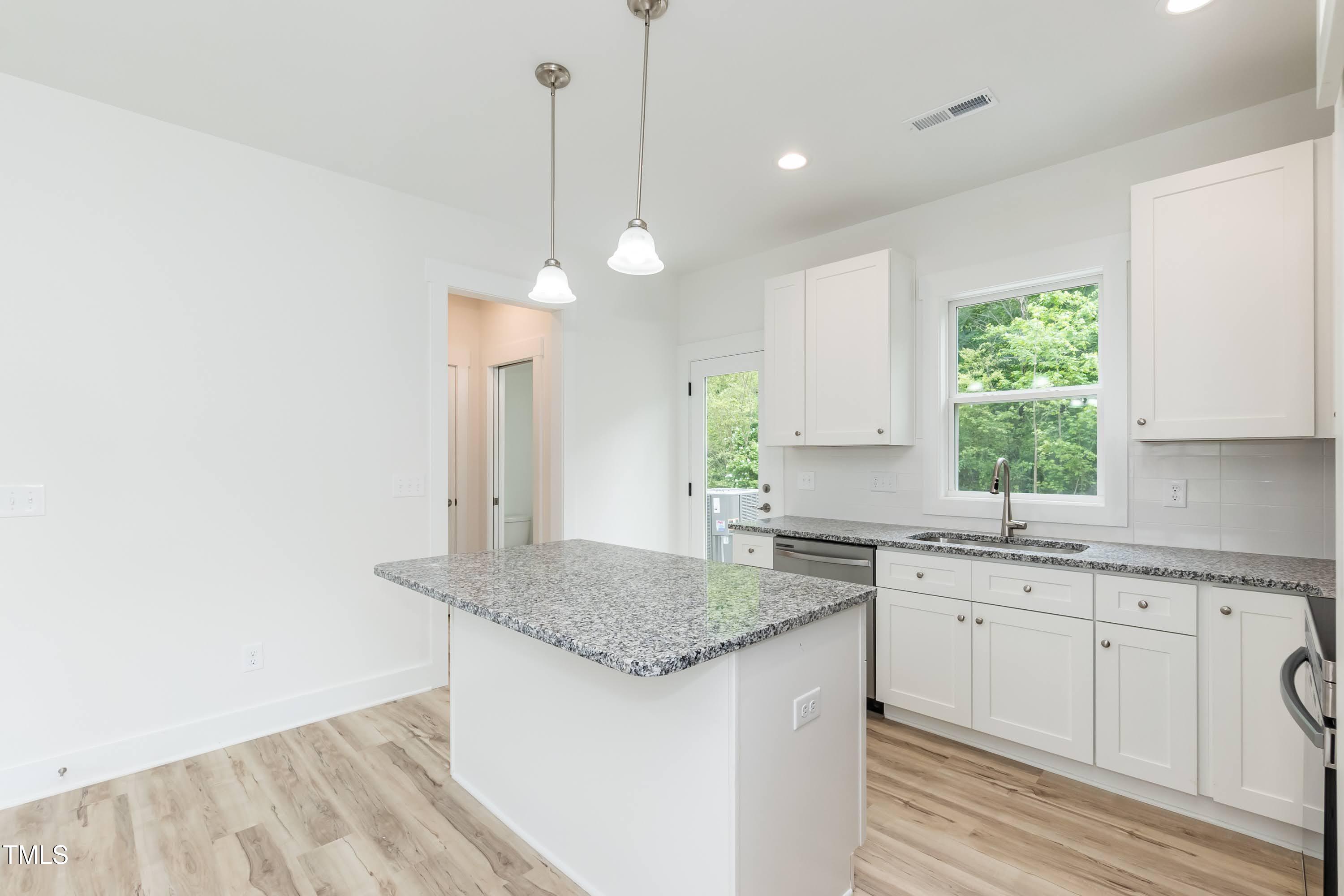 1057 |1059 E Harnett Street