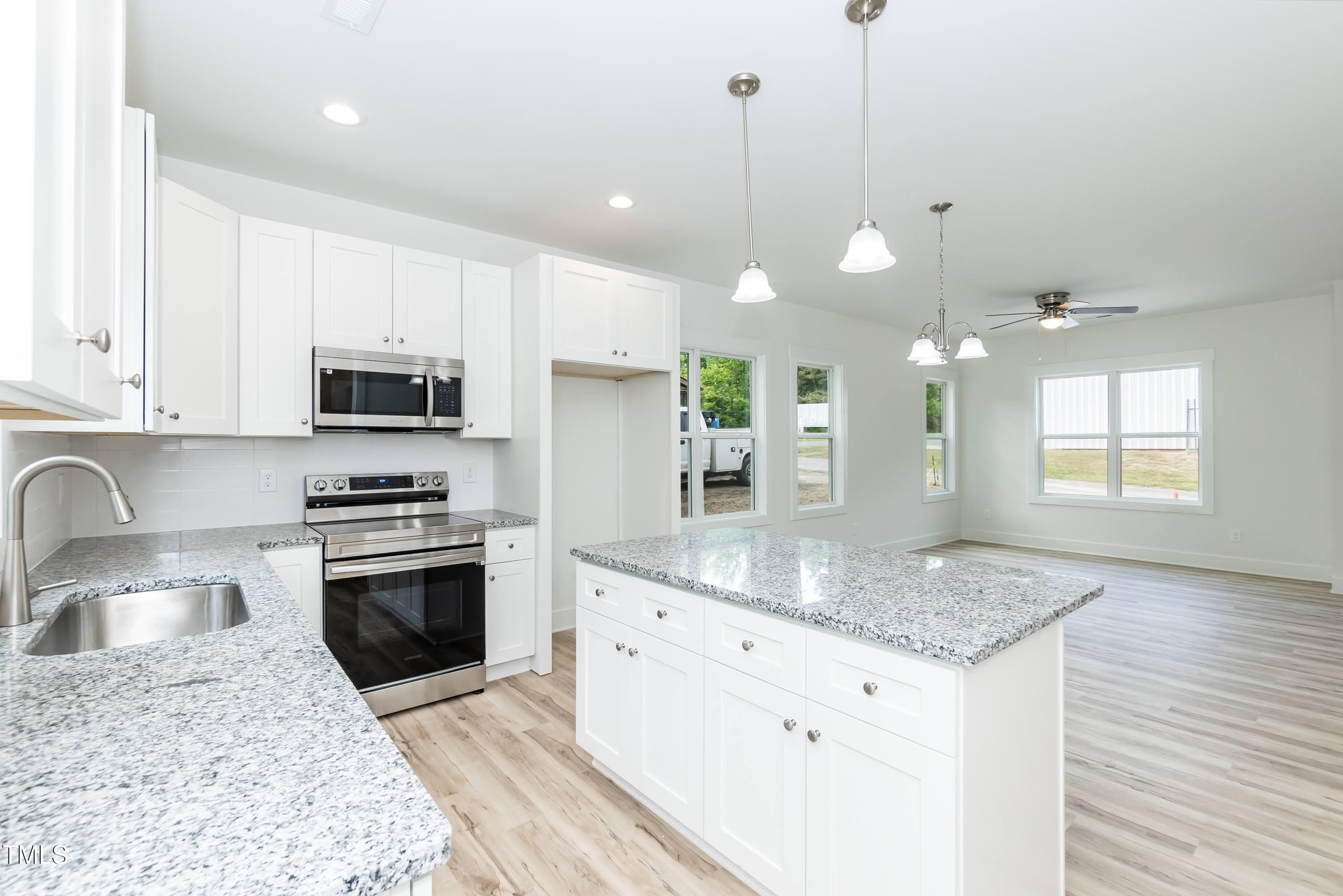1057 |1059 E Harnett Street