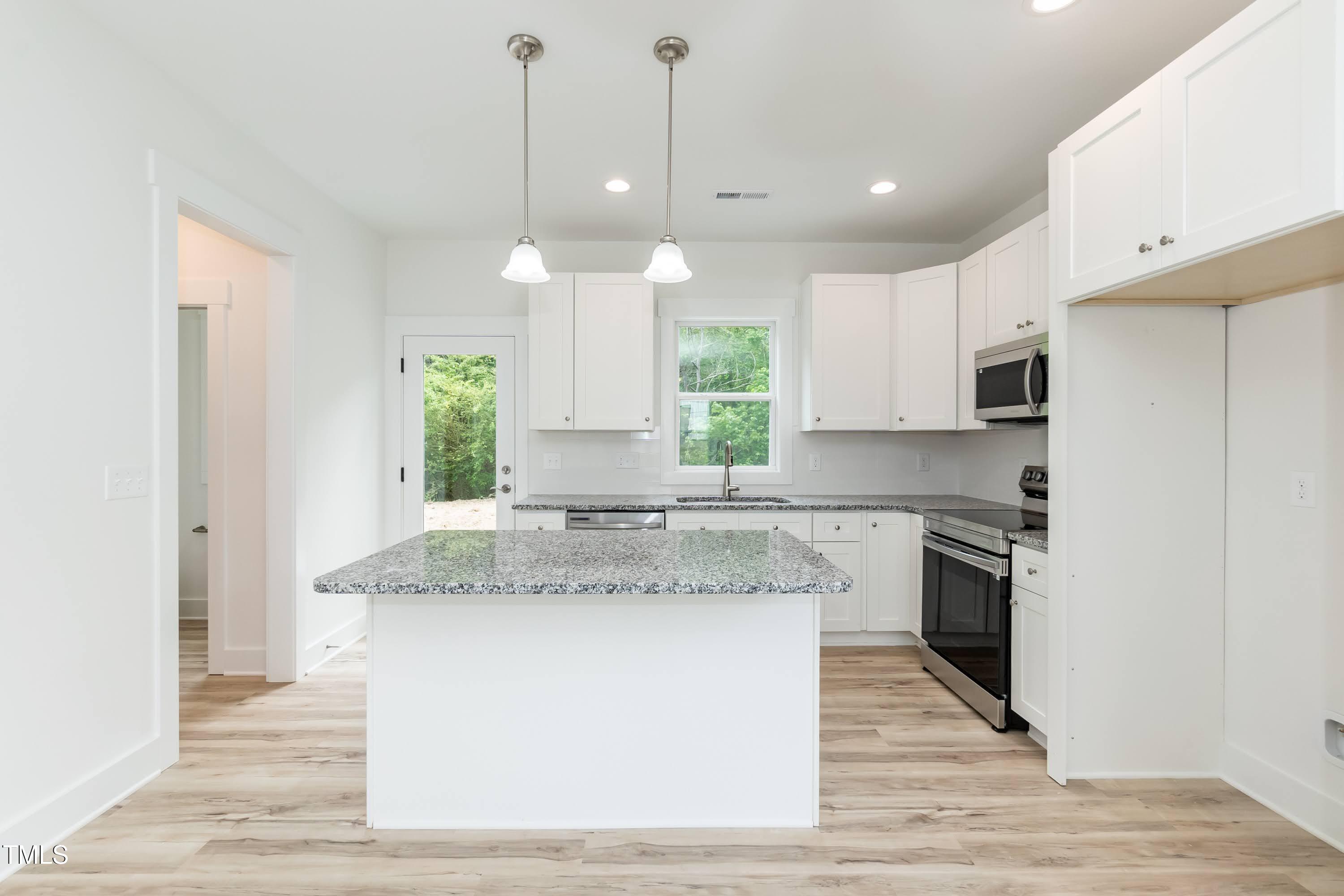 1057 |1059 E Harnett Street