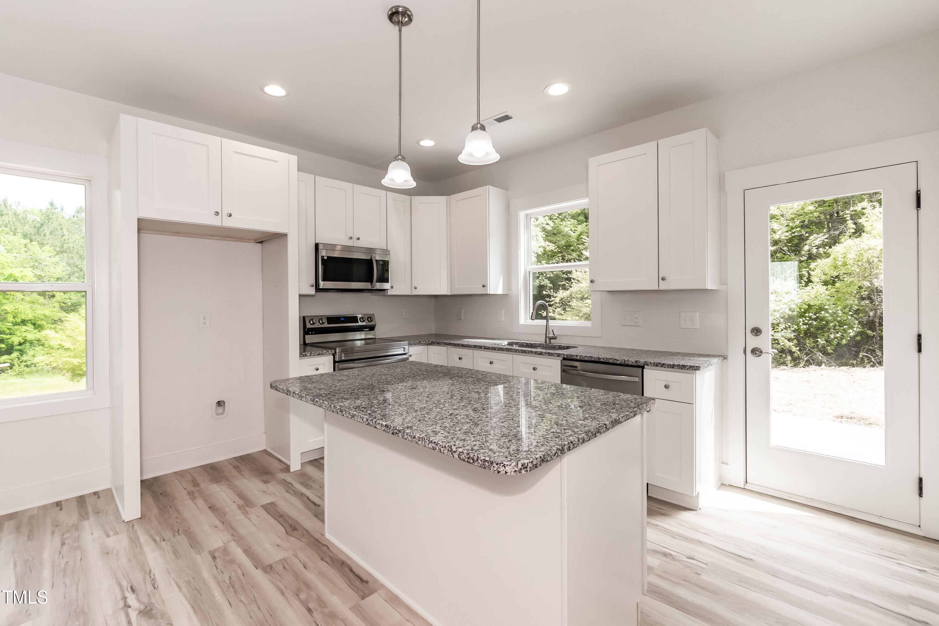 1057 |1059 E Harnett Street